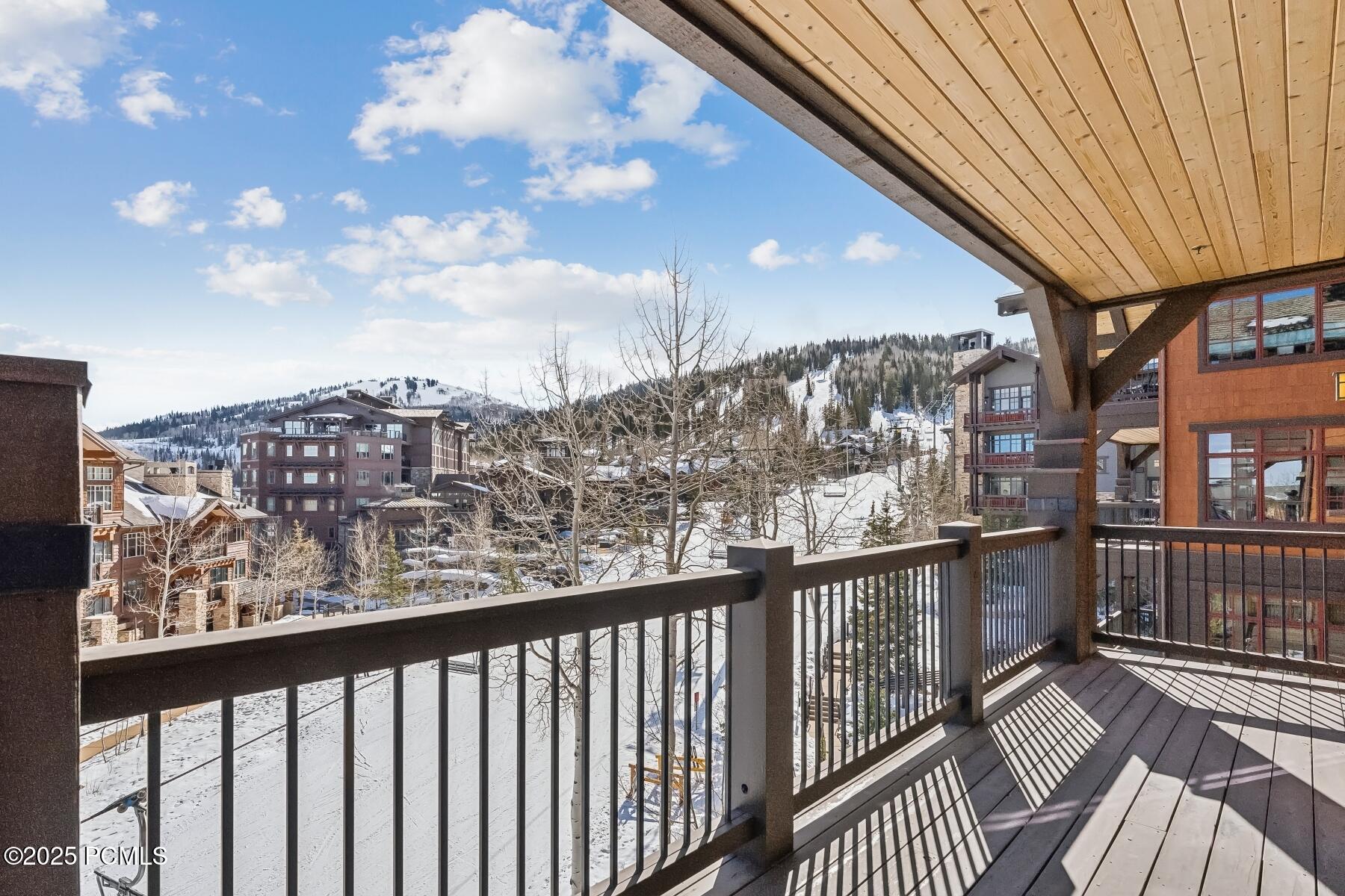 Park City, Utah 84060, United States, 3 Bedrooms Bedrooms, ,4 BathroomsBathrooms,Residential,Pending,97546