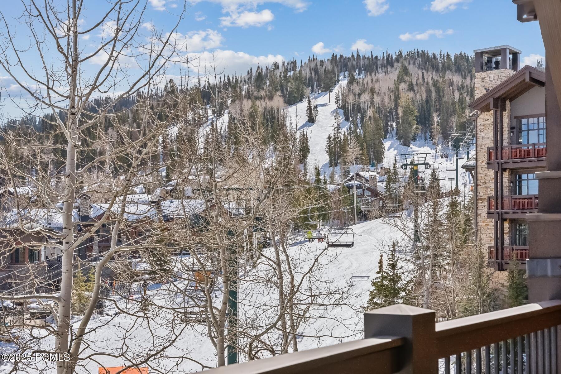 Park City, Utah 84060, United States, 3 Bedrooms Bedrooms, ,4 BathroomsBathrooms,Residential,Pending,97546