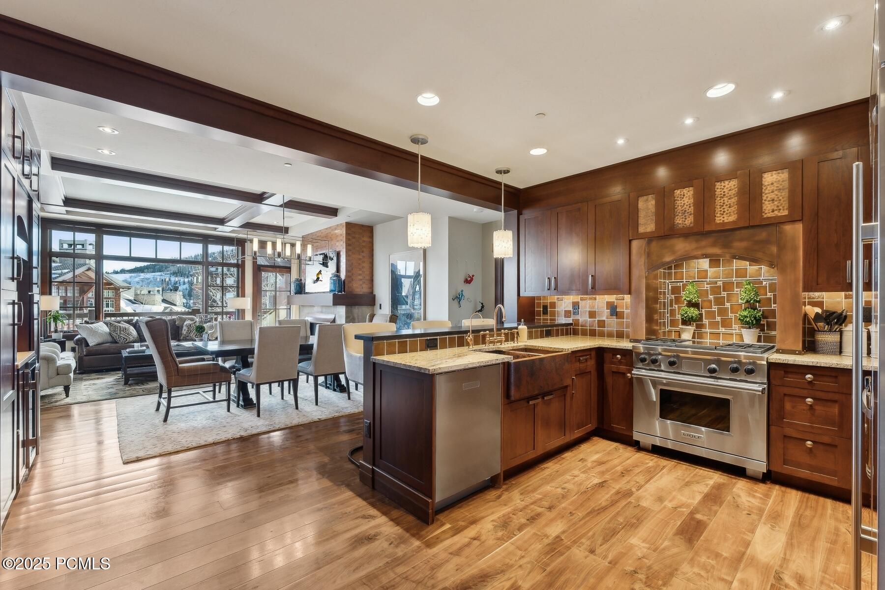 Park City, Utah 84060, United States, 3 Bedrooms Bedrooms, ,4 BathroomsBathrooms,Residential,Pending,97546