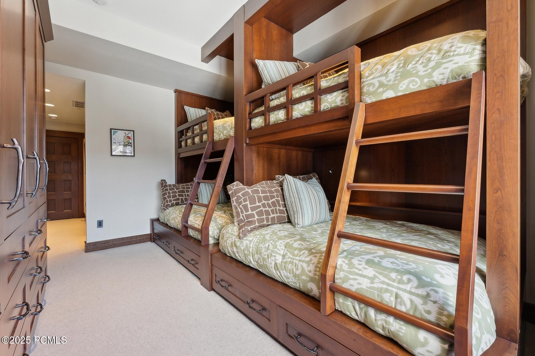 Park City, Utah 84060, United States, 3 Bedrooms Bedrooms, ,4 BathroomsBathrooms,Residential,Pending,97546