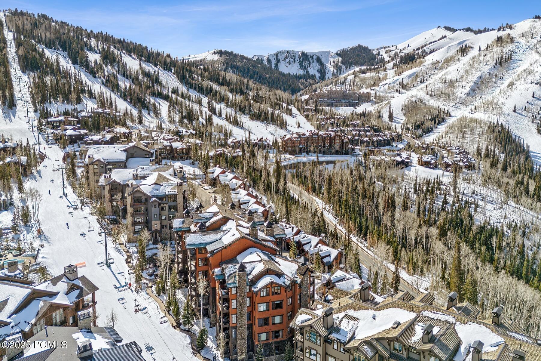 Park City, Utah 84060, United States, 3 Bedrooms Bedrooms, ,4 BathroomsBathrooms,Residential,Pending,97546