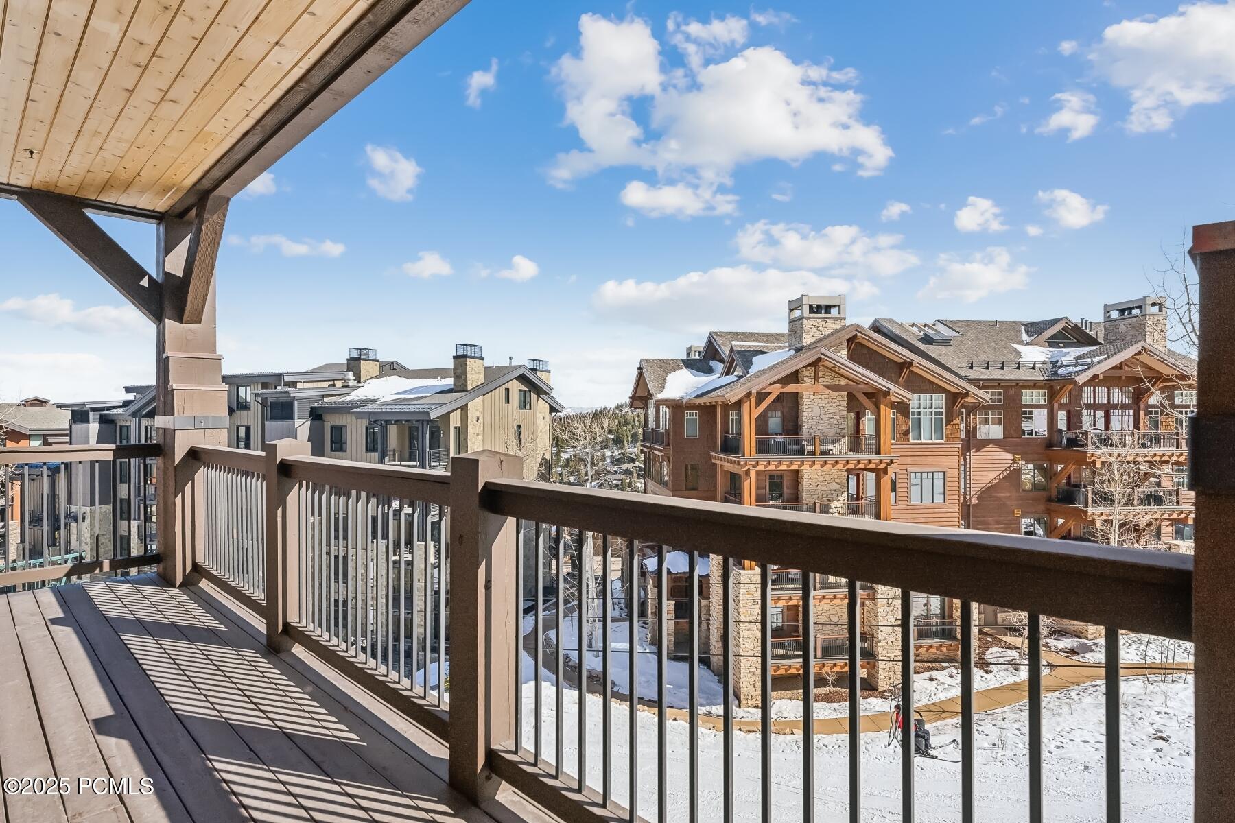 Park City, Utah 84060, United States, 3 Bedrooms Bedrooms, ,4 BathroomsBathrooms,Residential,Pending,97546