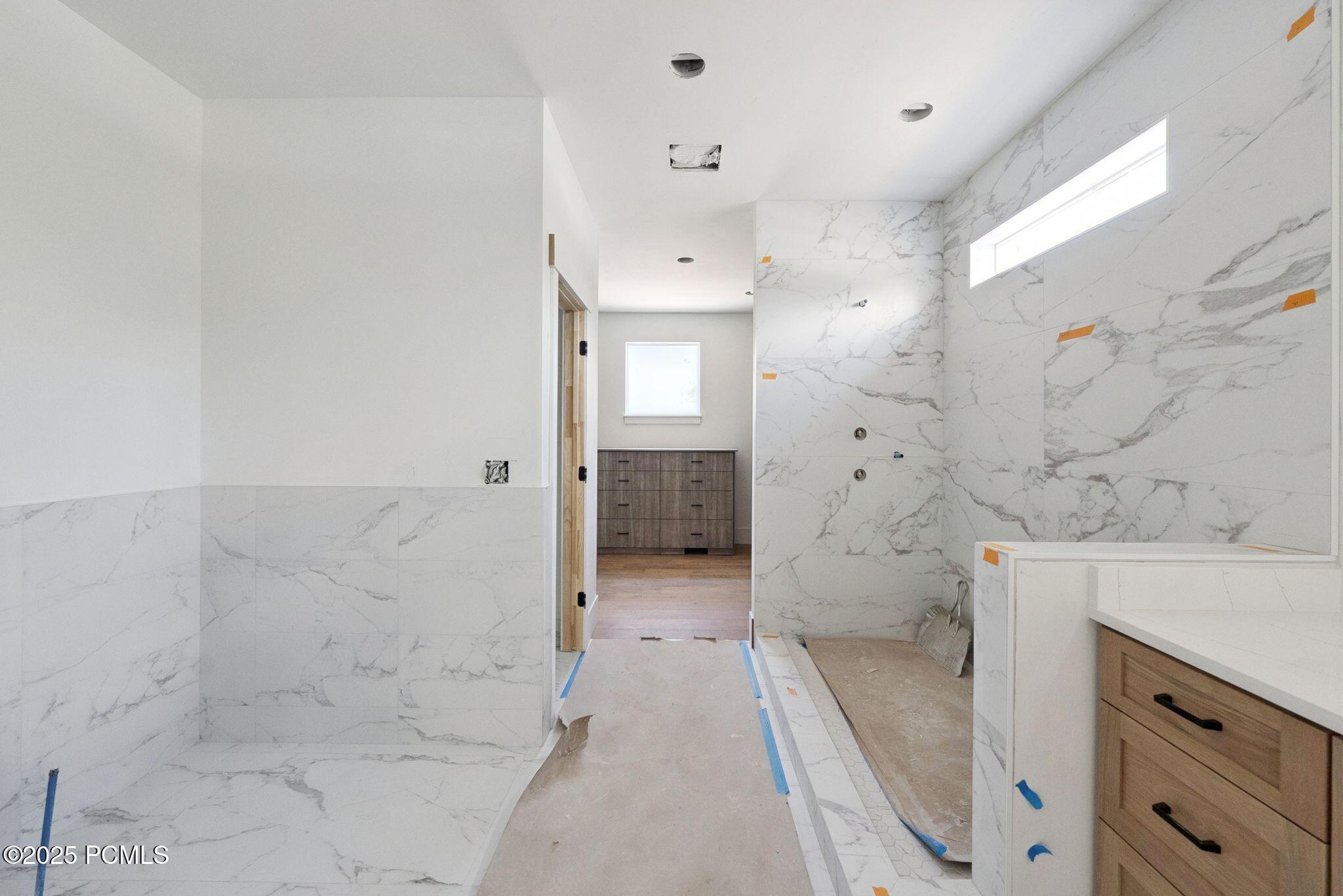 Heber City, Utah 84032, United States, 8 Bedrooms Bedrooms, ,4 BathroomsBathrooms,Residential,Active,111741