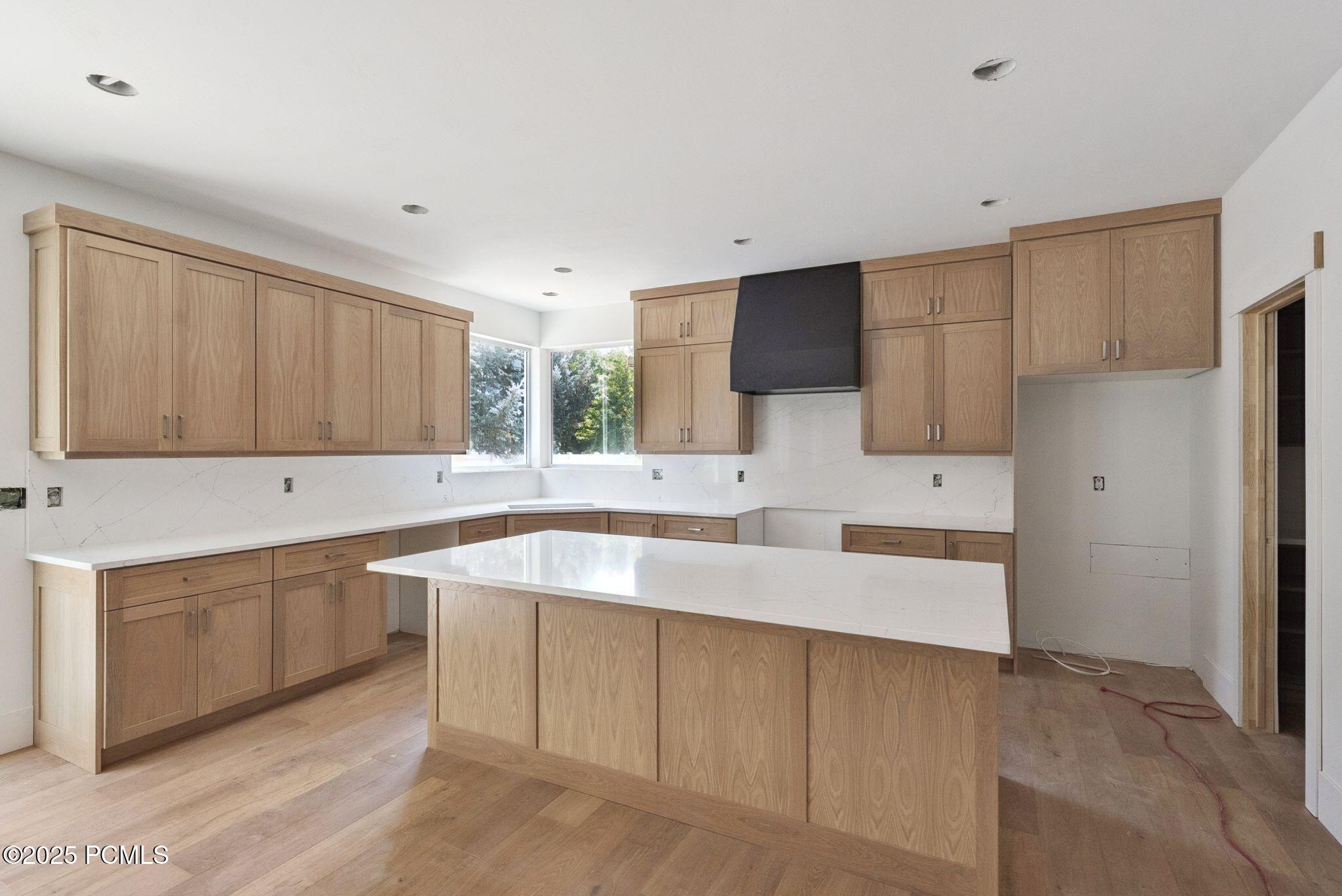 Heber City, Utah 84032, United States, 8 Bedrooms Bedrooms, ,4 BathroomsBathrooms,Residential,Active,111741