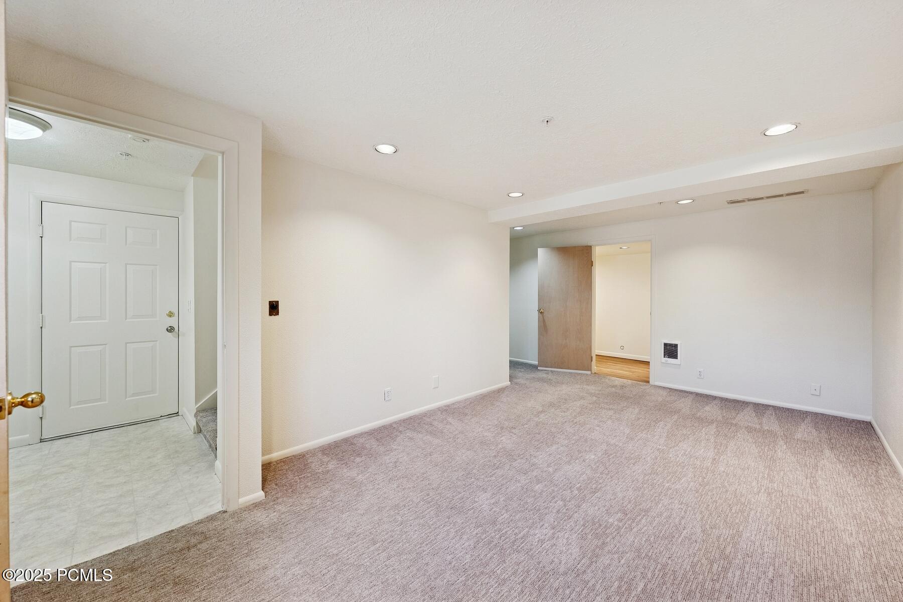 Park City, Utah 84098, United States, 3 Bedrooms Bedrooms, ,3 BathroomsBathrooms,Residential,Active,237750