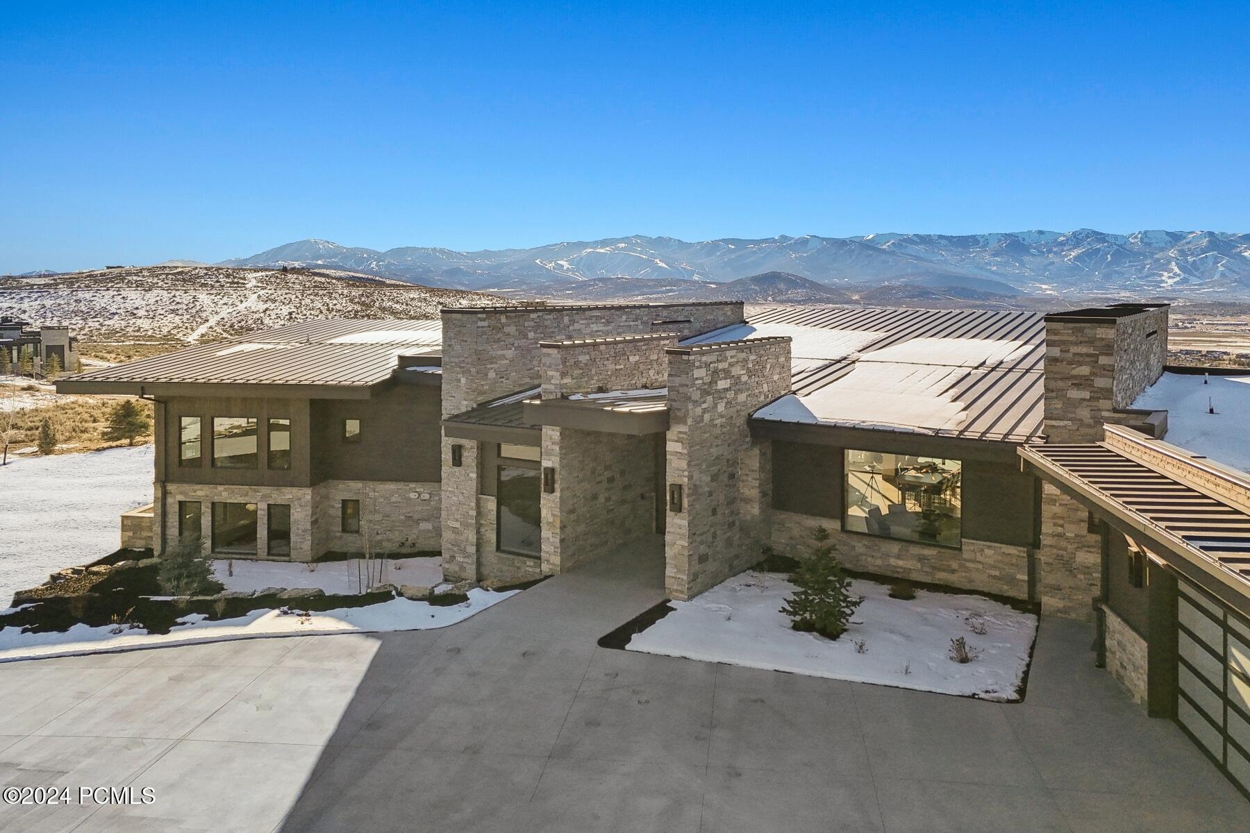 Park City, Utah 84098, United States, 6 Bedrooms Bedrooms, ,9 BathroomsBathrooms,Residential,Pending,41952