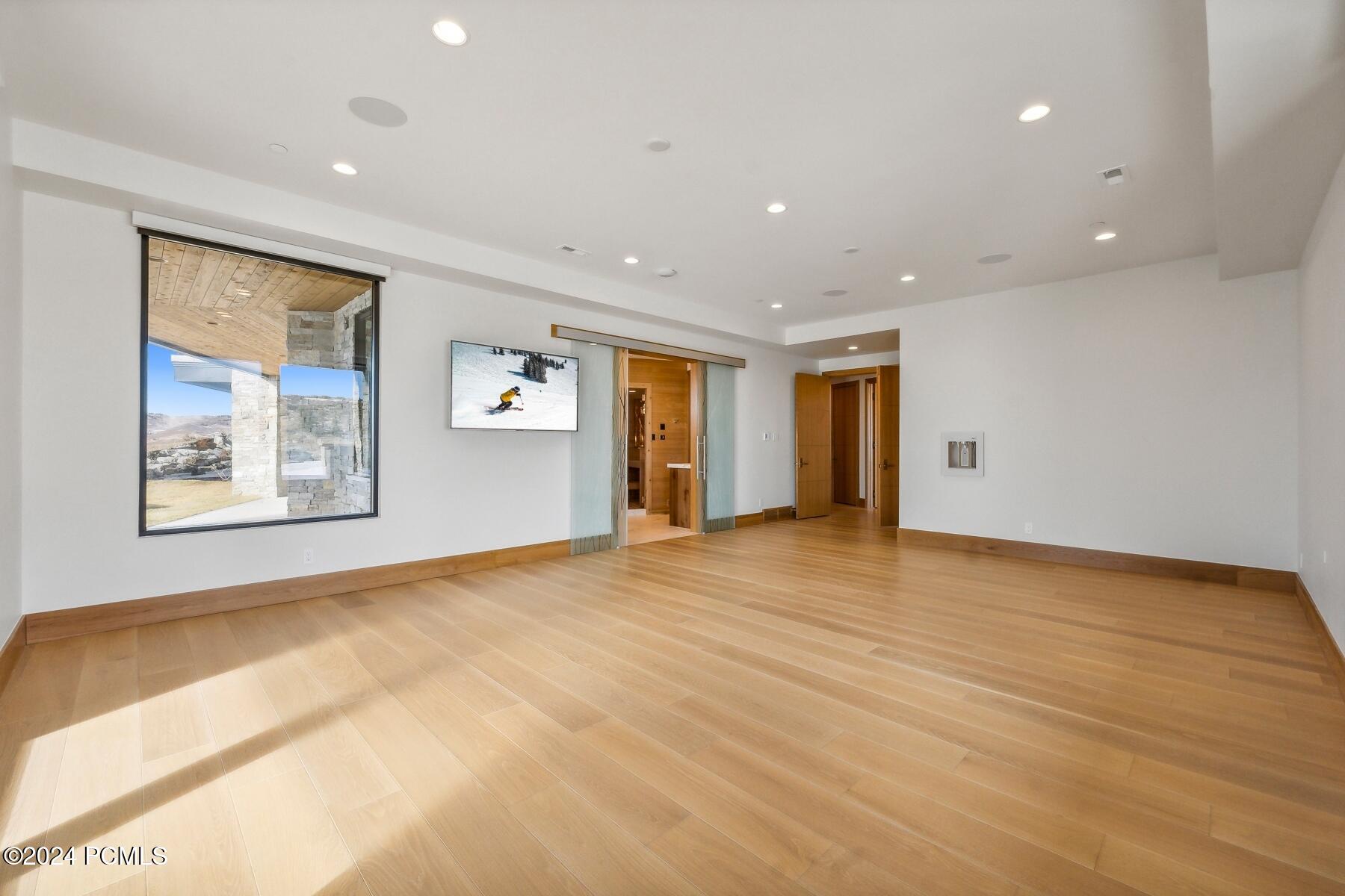 Park City, Utah 84098, United States, 6 Bedrooms Bedrooms, ,9 BathroomsBathrooms,Residential,Pending,41952