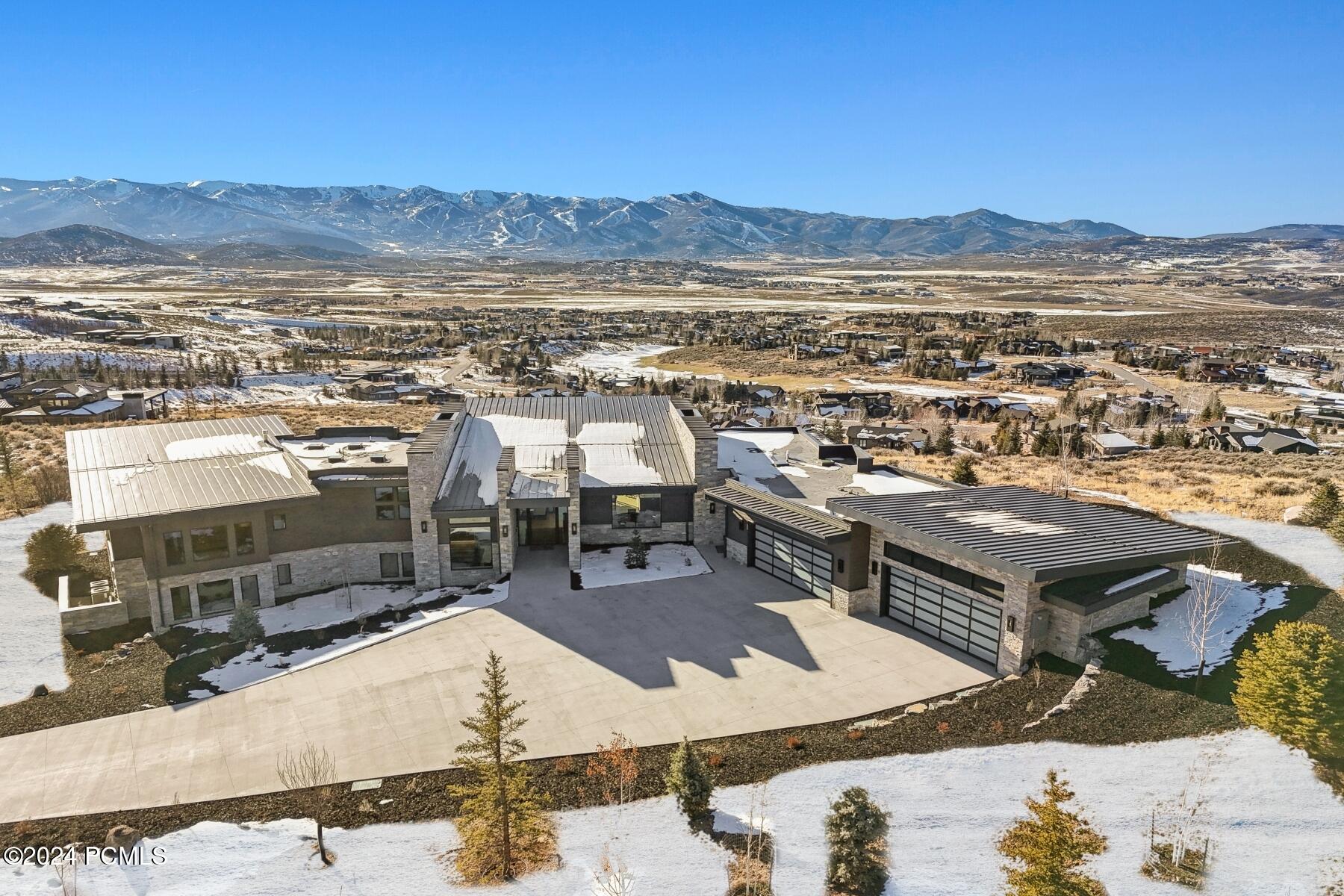 Park City, Utah 84098, United States, 6 Bedrooms Bedrooms, ,9 BathroomsBathrooms,Residential,Pending,41952