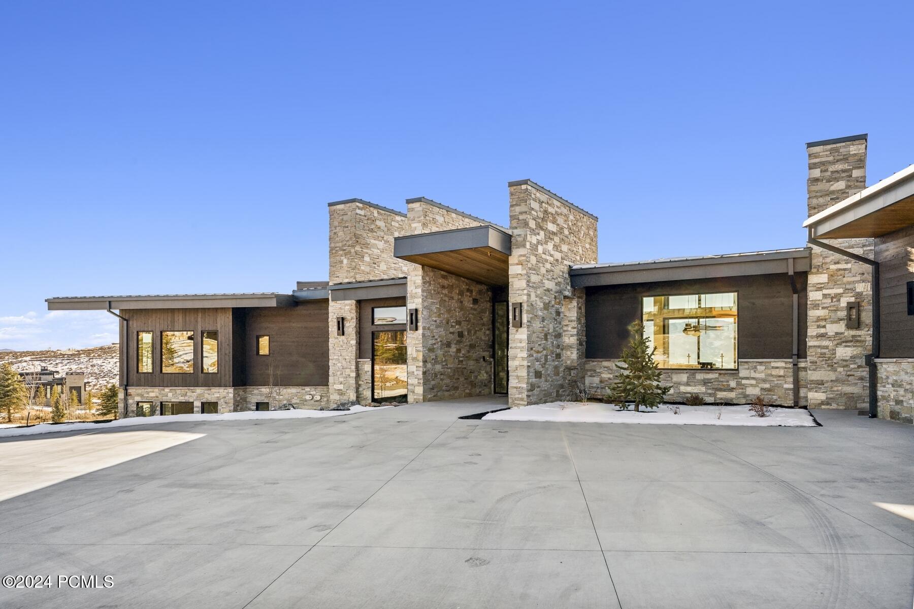 Park City, Utah 84098, United States, 6 Bedrooms Bedrooms, ,9 BathroomsBathrooms,Residential,Pending,41952