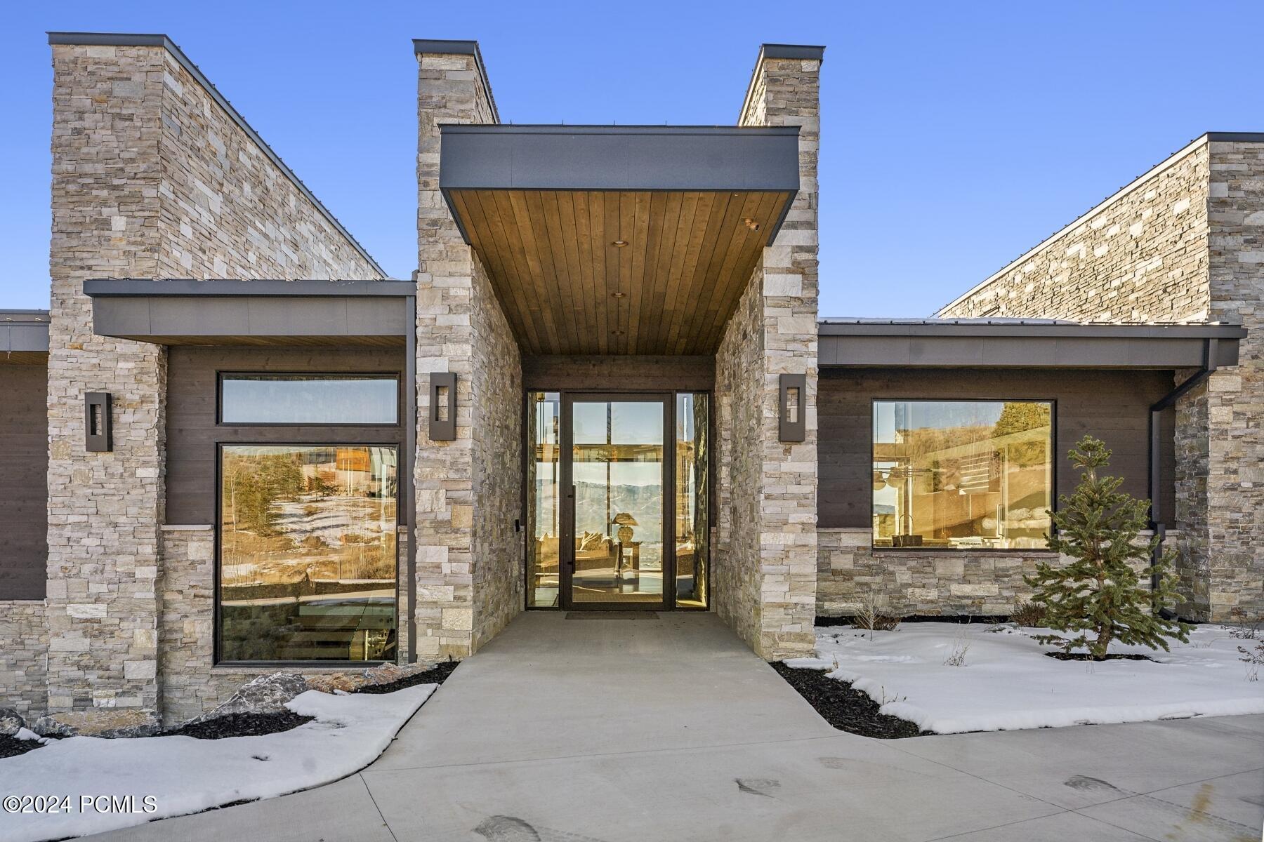 Park City, Utah 84098, United States, 6 Bedrooms Bedrooms, ,9 BathroomsBathrooms,Residential,Pending,41952