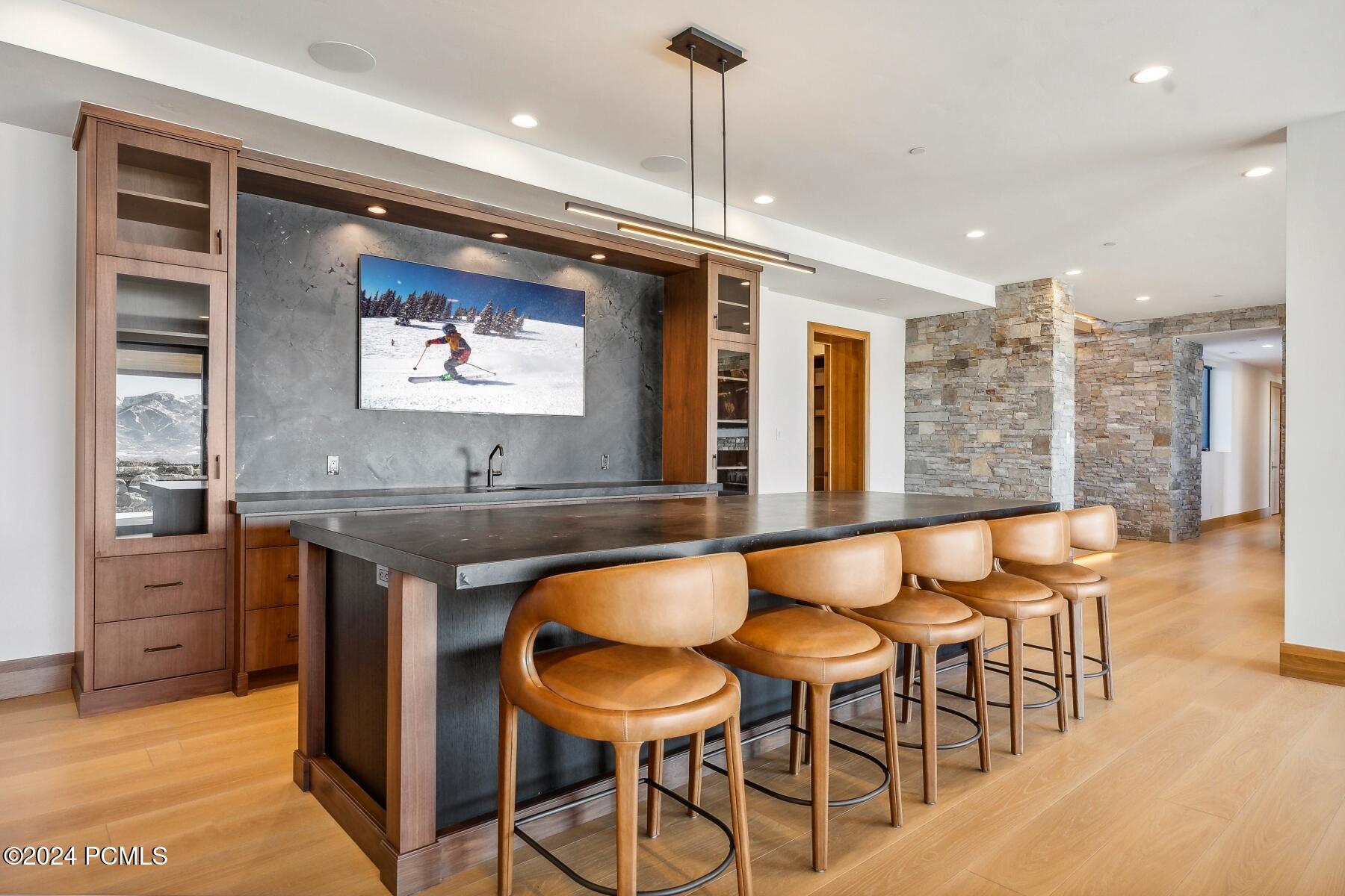 Park City, Utah 84098, United States, 6 Bedrooms Bedrooms, ,9 BathroomsBathrooms,Residential,Pending,41952