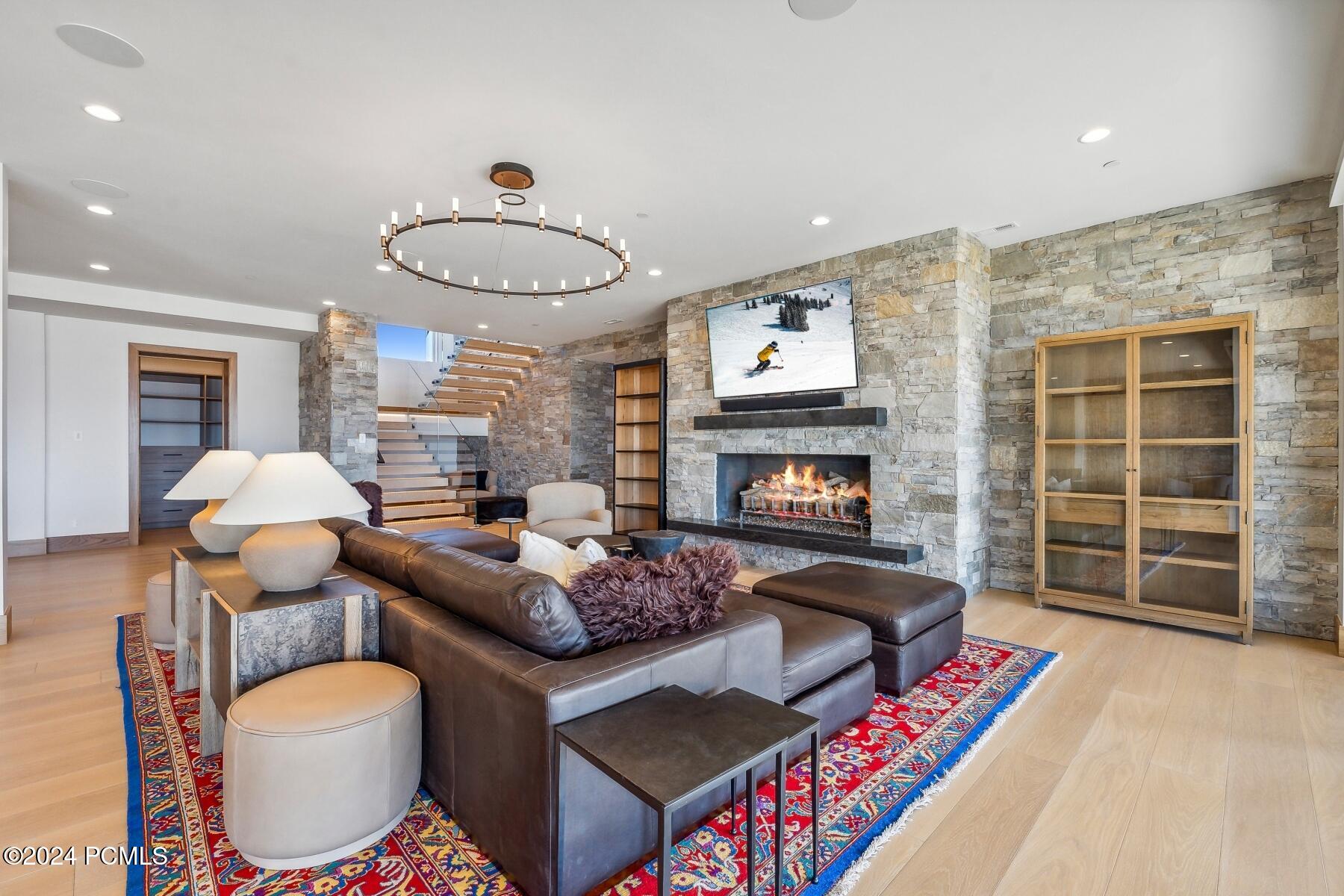 Park City, Utah 84098, United States, 6 Bedrooms Bedrooms, ,9 BathroomsBathrooms,Residential,Pending,41952