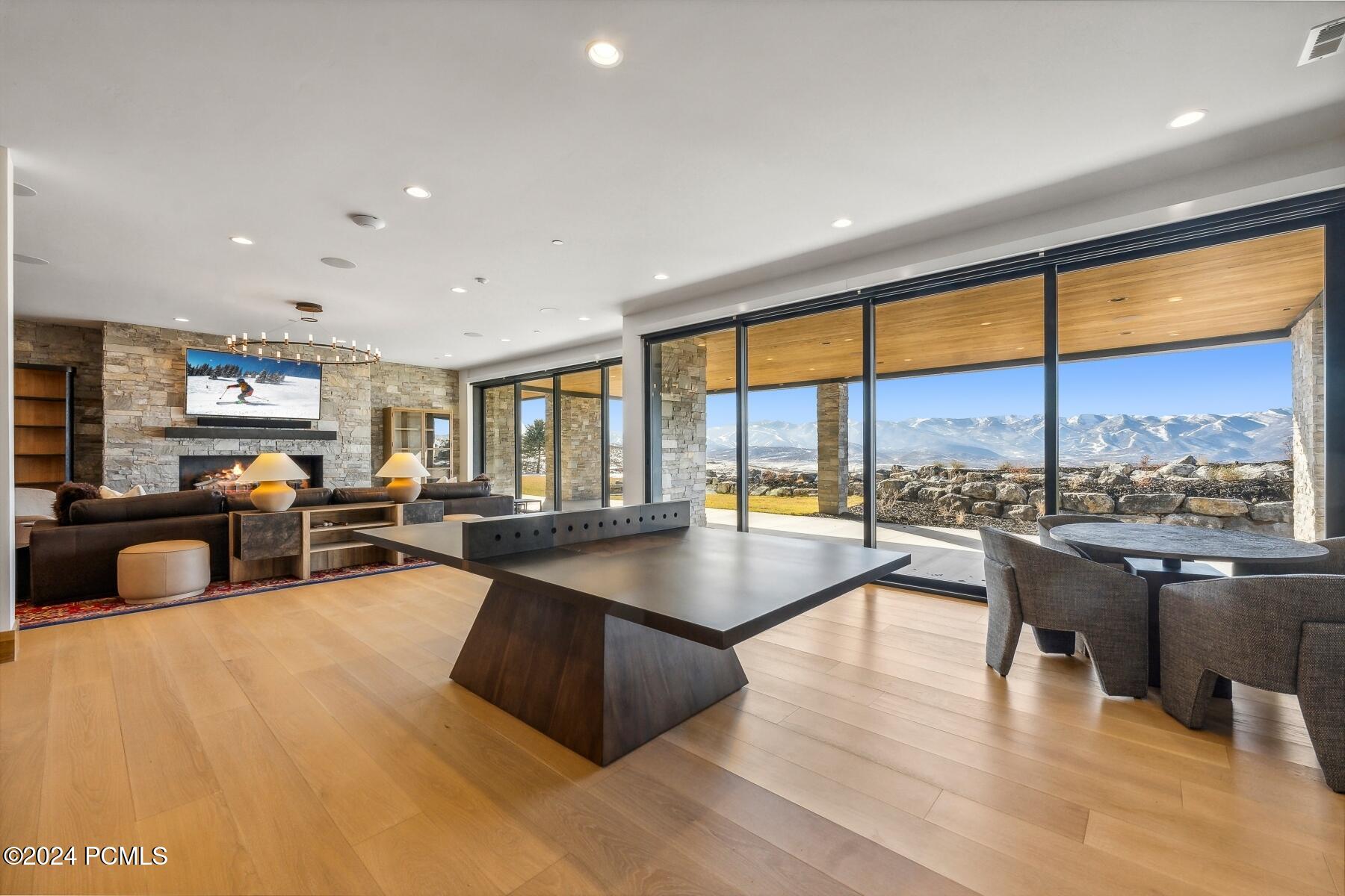 Park City, Utah 84098, United States, 6 Bedrooms Bedrooms, ,9 BathroomsBathrooms,Residential,Pending,41952