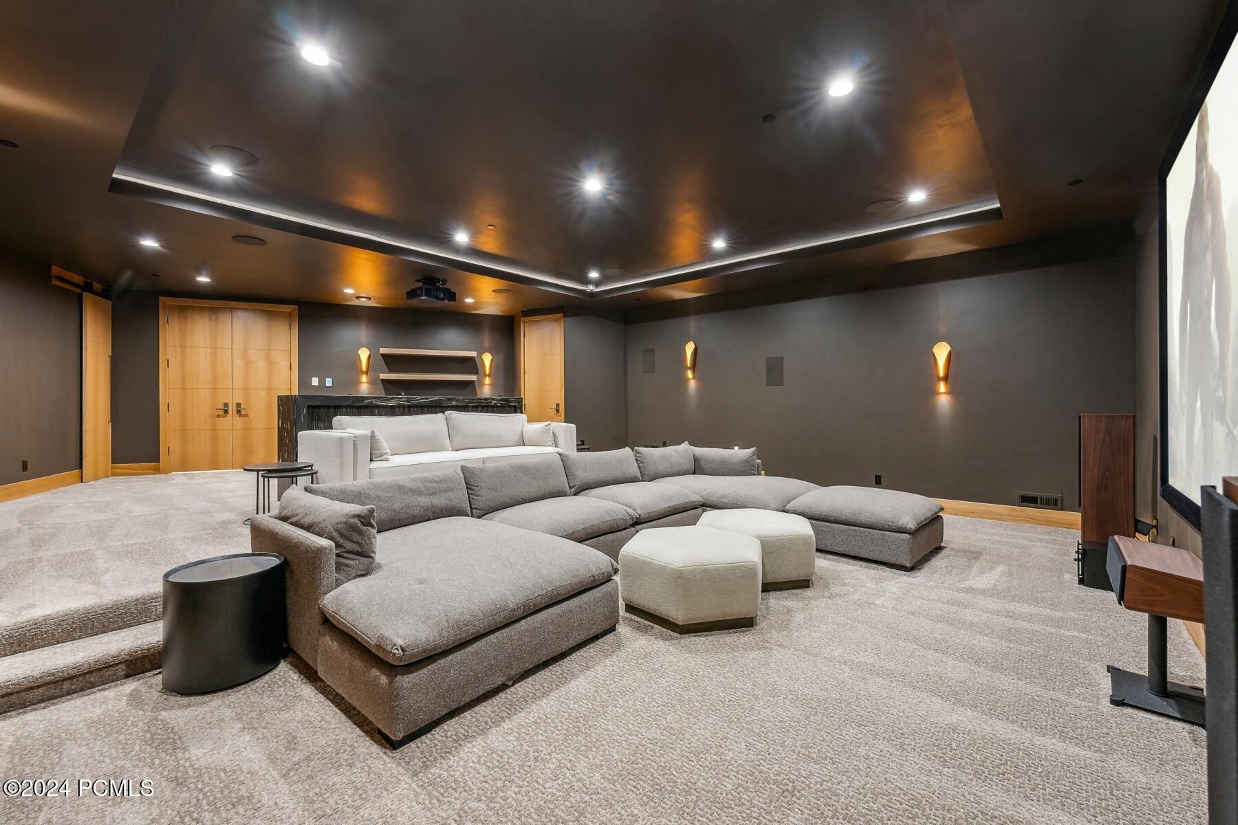 Park City, Utah 84098, United States, 6 Bedrooms Bedrooms, ,9 BathroomsBathrooms,Residential,Pending,41952