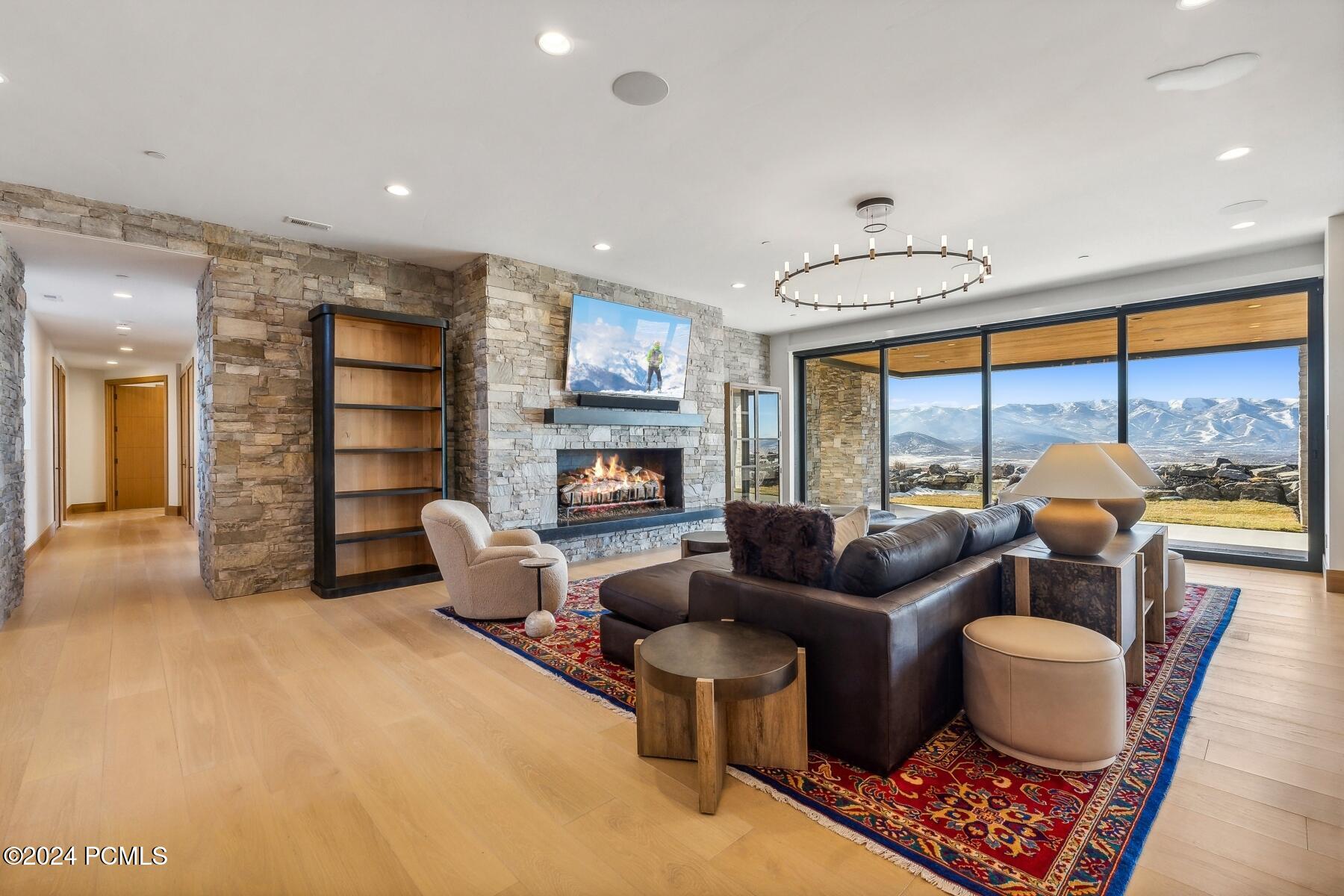 Park City, Utah 84098, United States, 6 Bedrooms Bedrooms, ,9 BathroomsBathrooms,Residential,Pending,41952