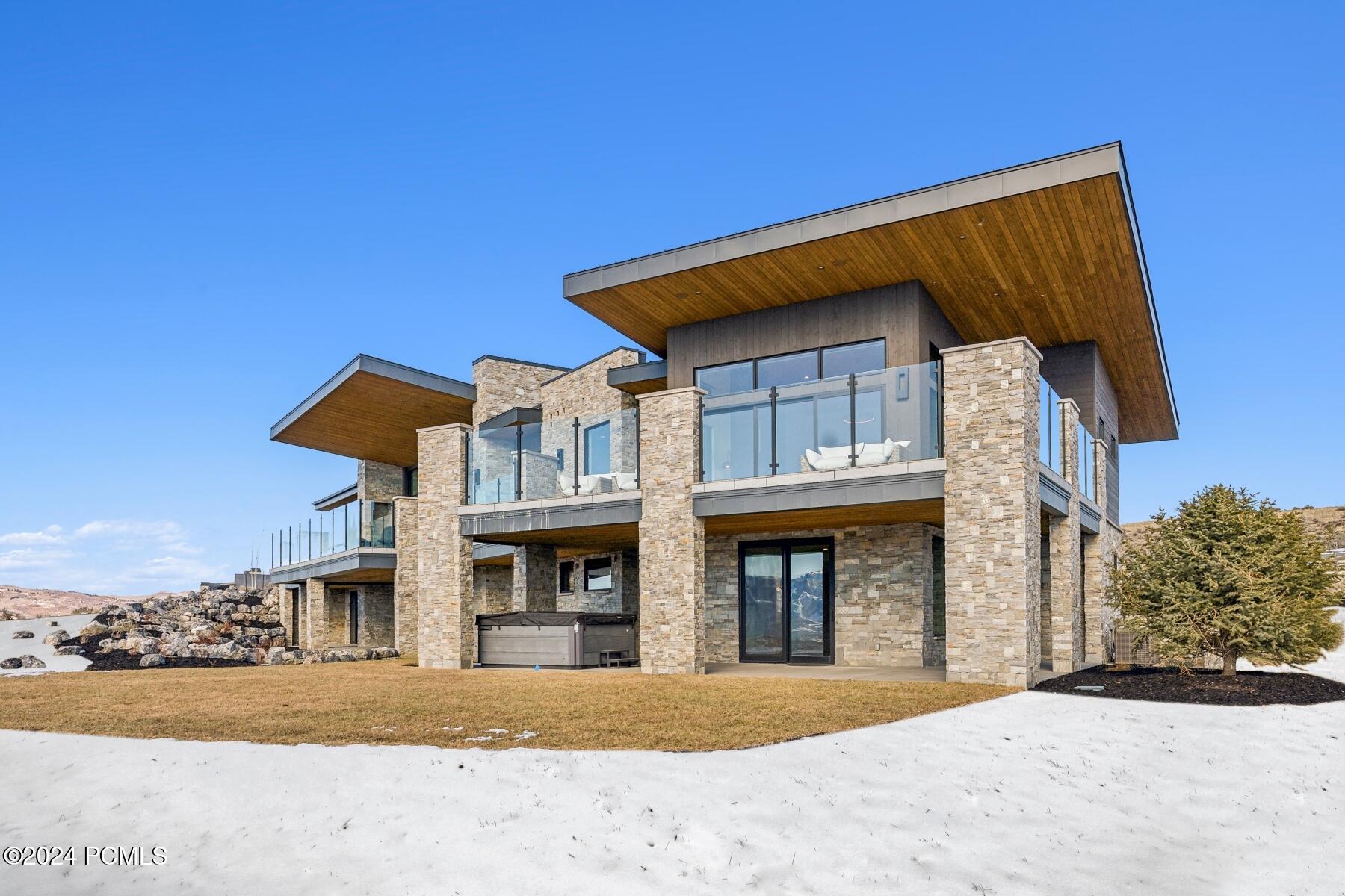 Park City, Utah 84098, United States, 6 Bedrooms Bedrooms, ,9 BathroomsBathrooms,Residential,Pending,41952