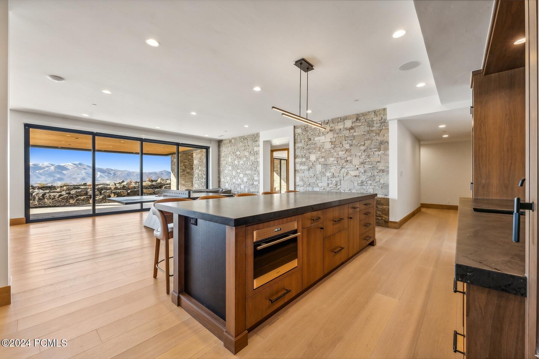 Park City, Utah 84098, United States, 6 Bedrooms Bedrooms, ,9 BathroomsBathrooms,Residential,Pending,41952