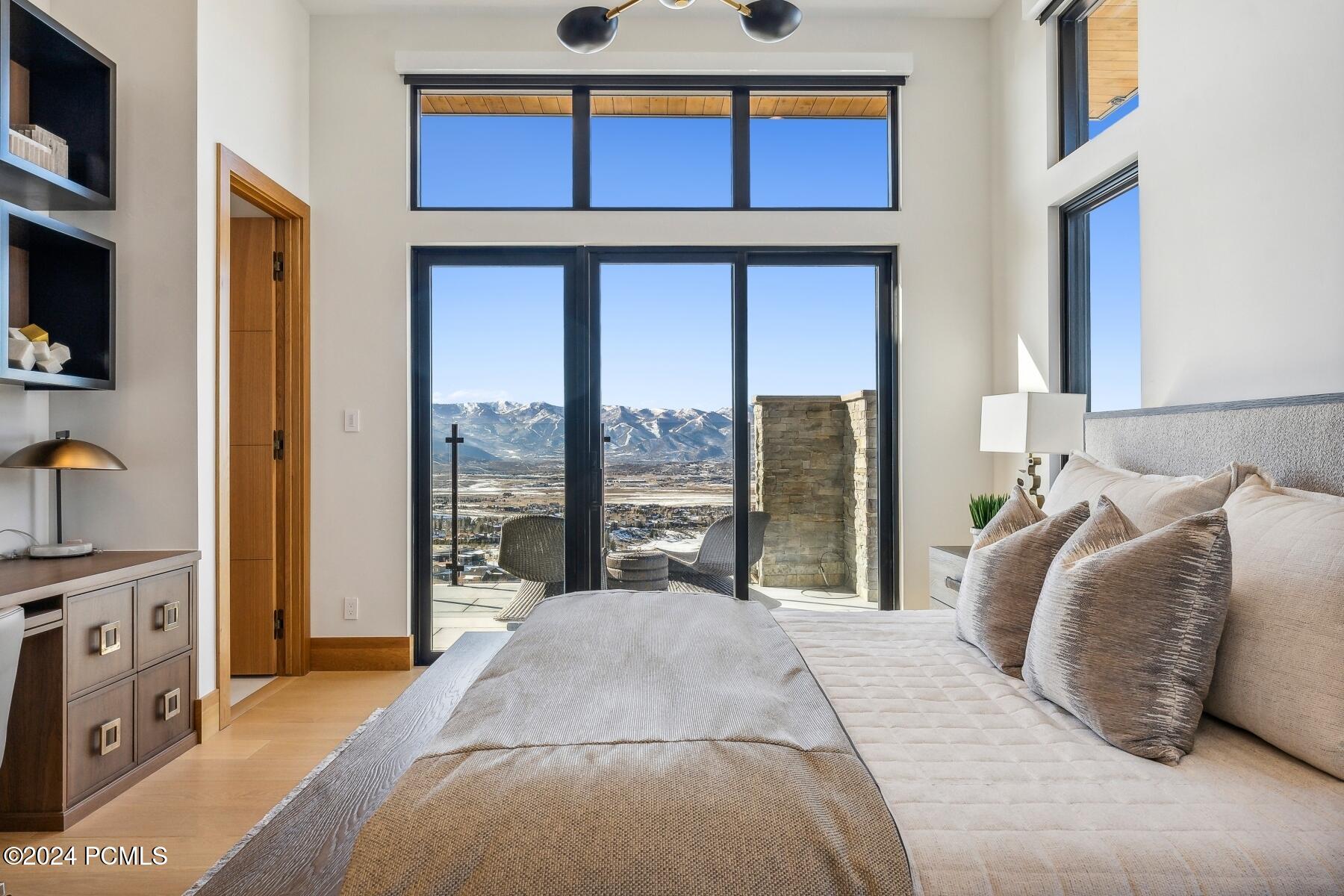 Park City, Utah 84098, United States, 6 Bedrooms Bedrooms, ,9 BathroomsBathrooms,Residential,Pending,41952