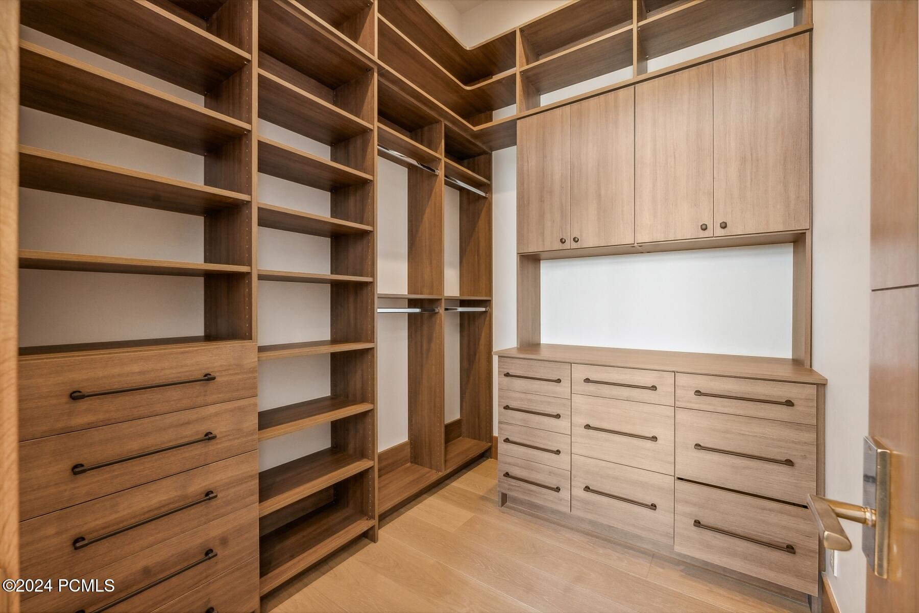 Park City, Utah 84098, United States, 6 Bedrooms Bedrooms, ,9 BathroomsBathrooms,Residential,Pending,41952