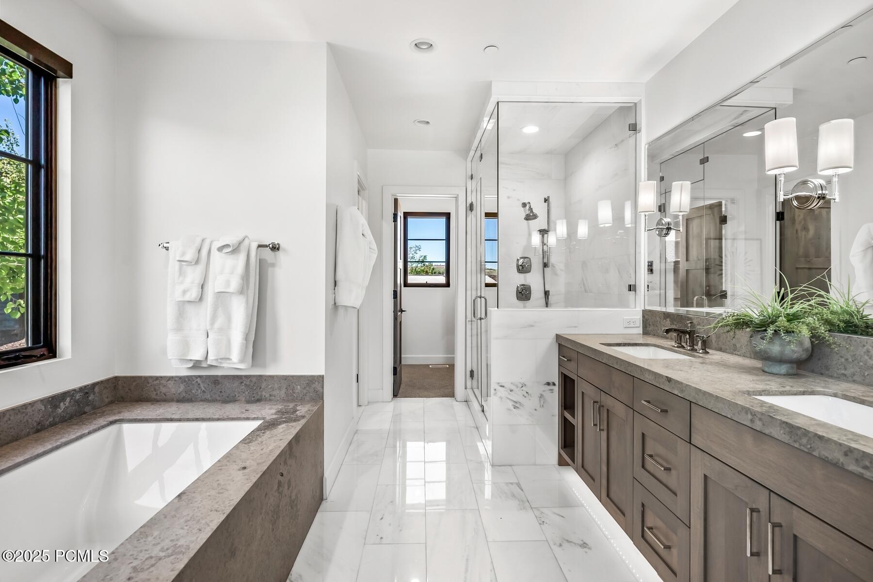 Park City, Utah 84098, United States, 4 Bedrooms Bedrooms, ,4 BathroomsBathrooms,Residential,Active,86007