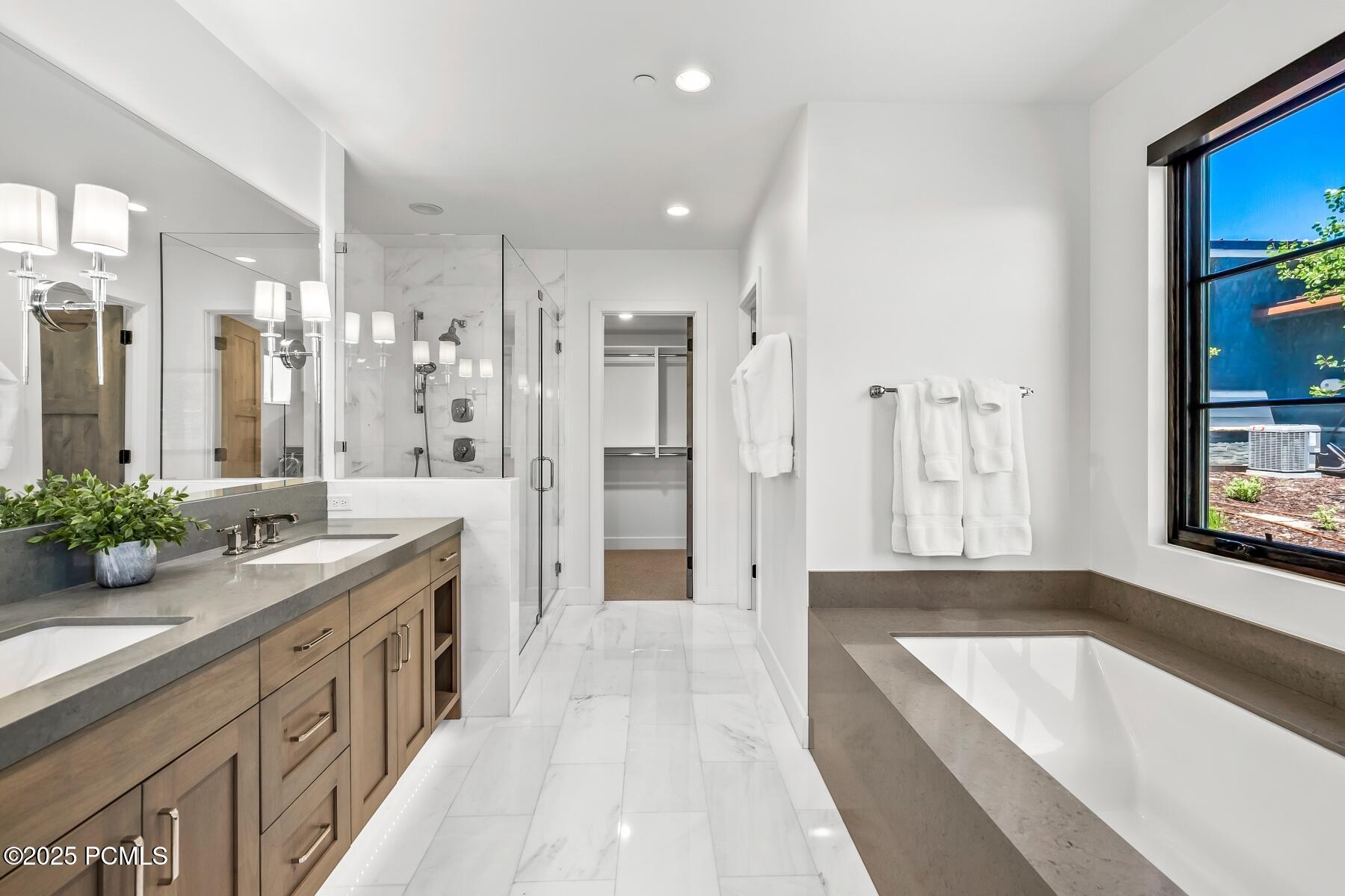 Park City, Utah 84098, United States, 4 Bedrooms Bedrooms, ,4 BathroomsBathrooms,Residential,Active,86007