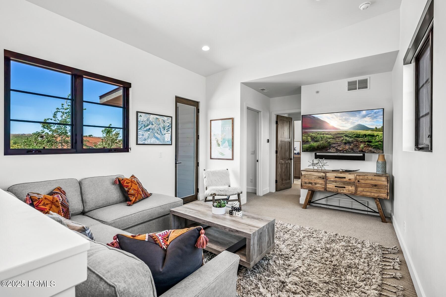 Park City, Utah 84098, United States, 4 Bedrooms Bedrooms, ,4 BathroomsBathrooms,Residential,Active,86007