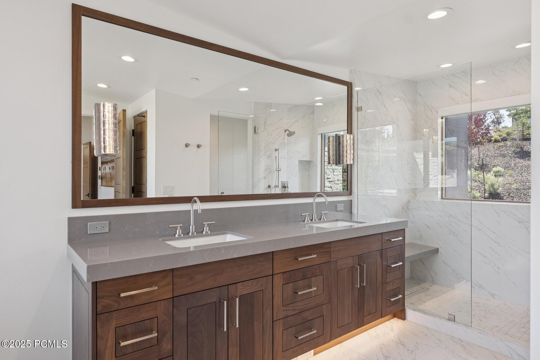 Park City, Utah 84098, United States, 4 Bedrooms Bedrooms, ,5 BathroomsBathrooms,Residential,Active,181725