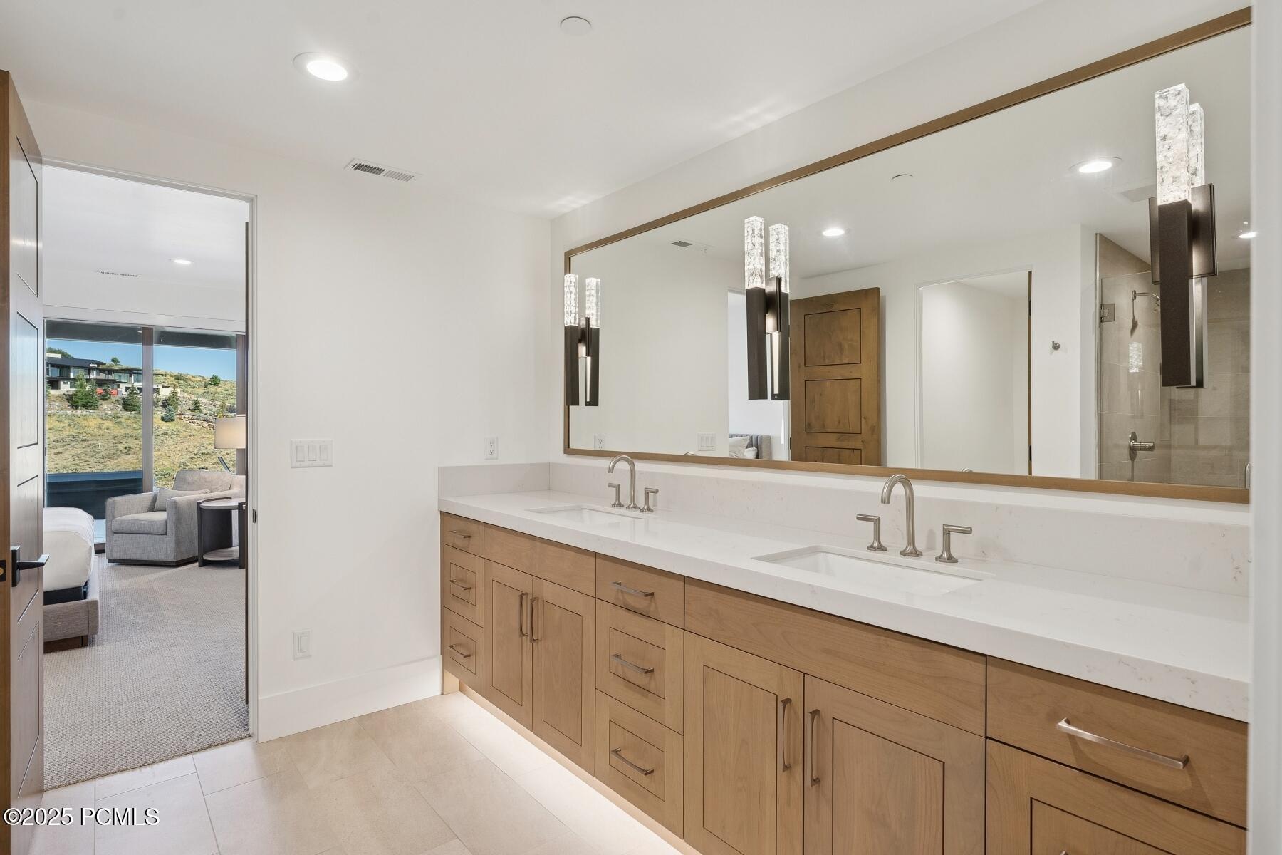 Park City, Utah 84098, United States, 4 Bedrooms Bedrooms, ,5 BathroomsBathrooms,Residential,Active,181725