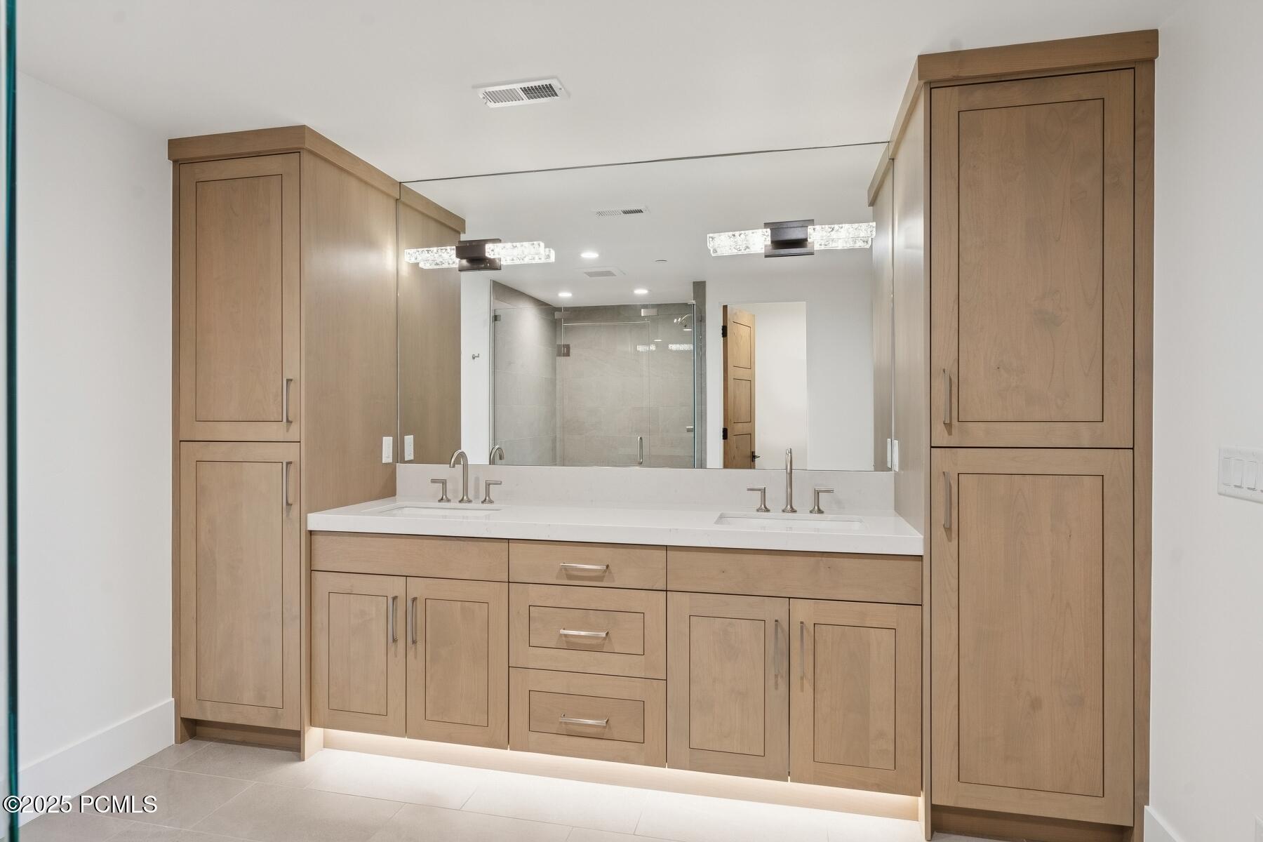 Park City, Utah 84098, United States, 4 Bedrooms Bedrooms, ,5 BathroomsBathrooms,Residential,Active,181725