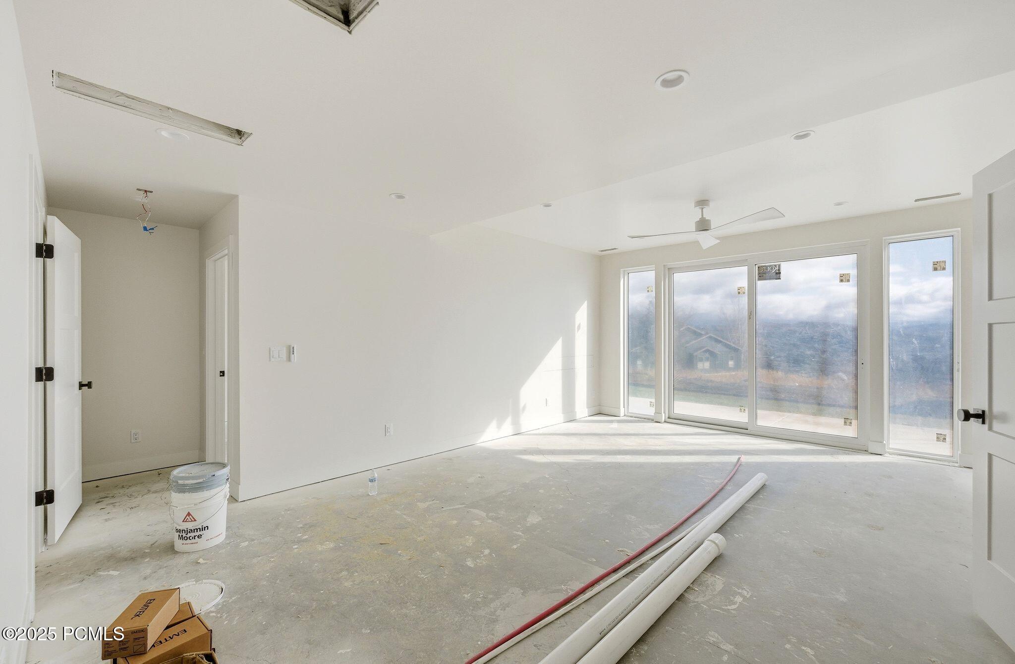 Mayflower Mountain, Utah 84032, United States, 4 Bedrooms Bedrooms, ,5 BathroomsBathrooms,Residential,Pending,86230