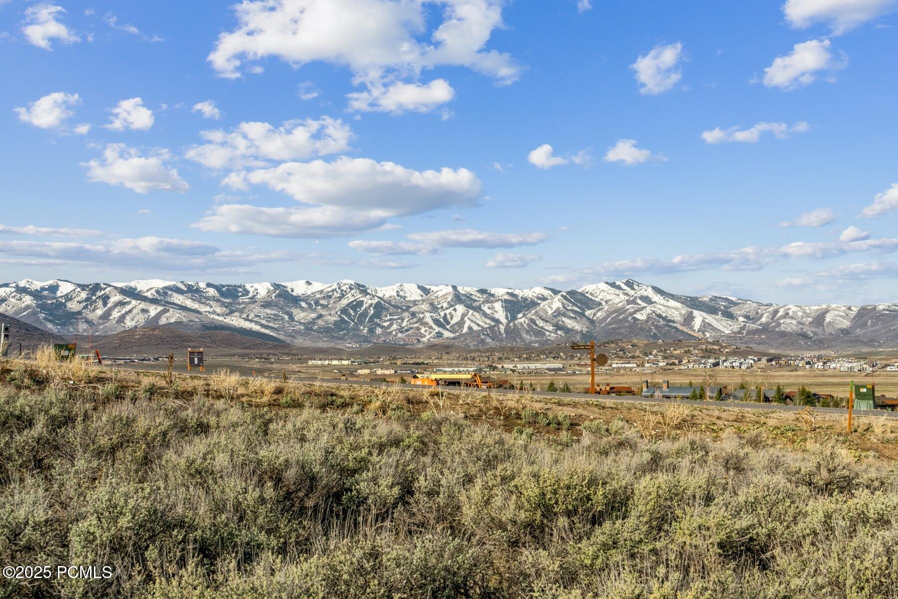 Park City, Utah 84098, United States, 5 Bedrooms Bedrooms, ,6 BathroomsBathrooms,Residential,Pending,215309