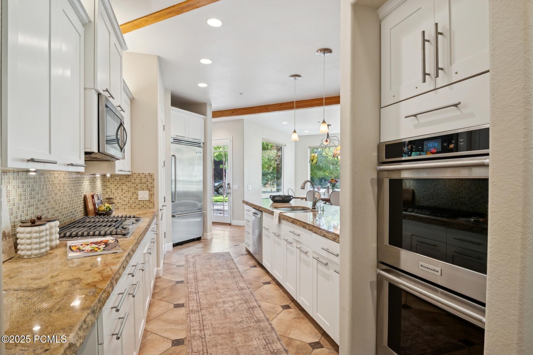 Park City, Utah 84060, United States, 3 Bedrooms Bedrooms, ,5 BathroomsBathrooms,Residential,Active,218733