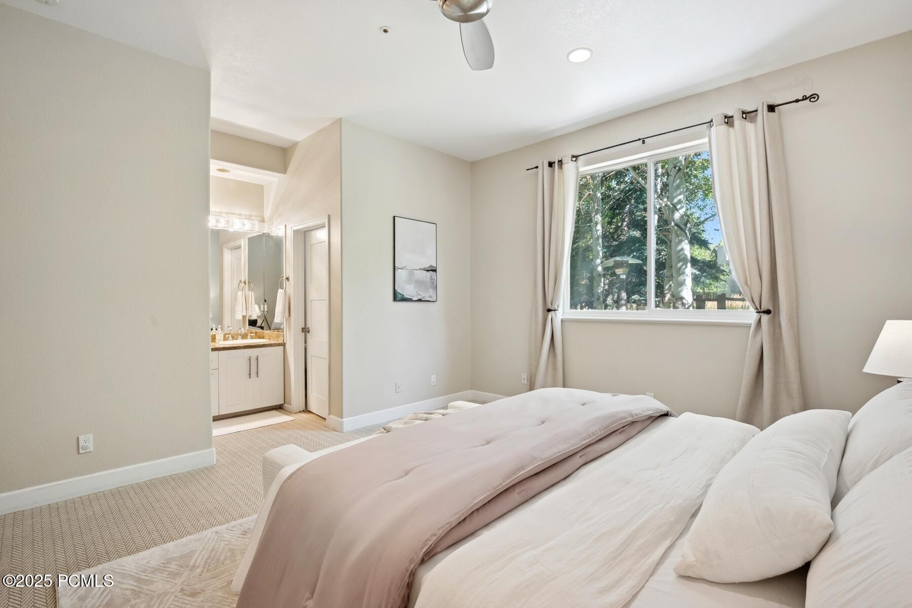 Park City, Utah 84060, United States, 3 Bedrooms Bedrooms, ,5 BathroomsBathrooms,Residential,Active,218733