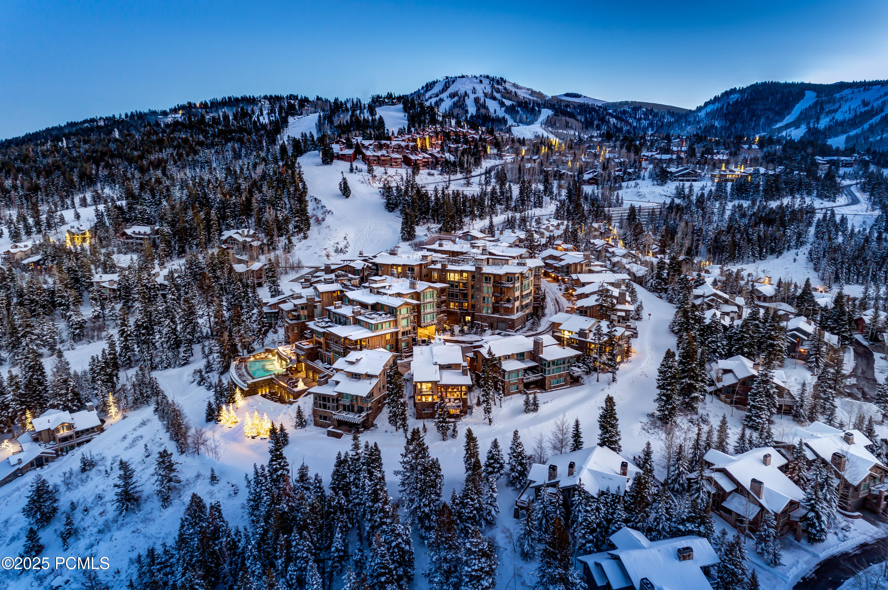 Park City, Utah 84060, United States, 2 Bedrooms Bedrooms, ,3 BathroomsBathrooms,Residential,Pending,253208