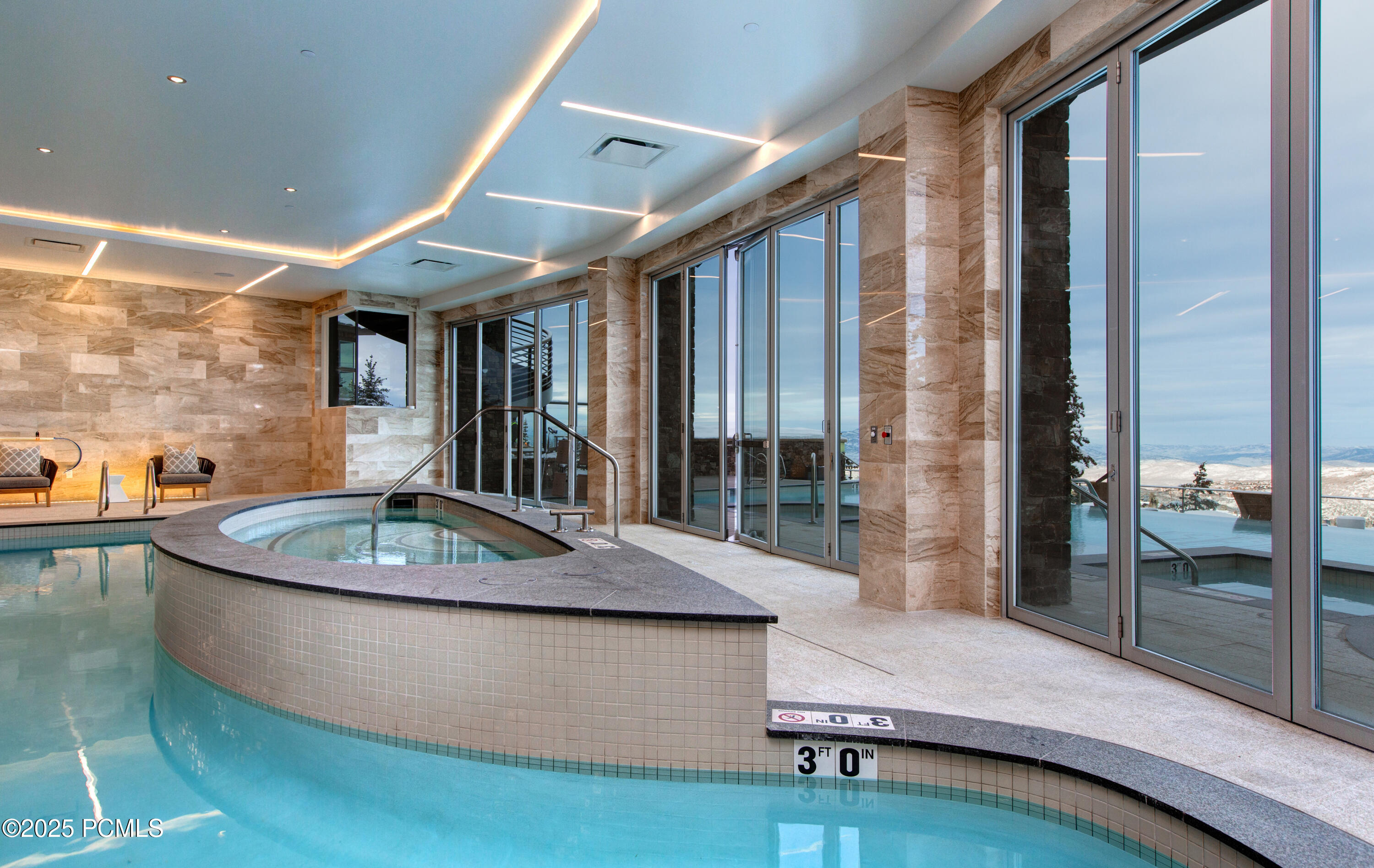 Park City, Utah 84060, United States, 2 Bedrooms Bedrooms, ,3 BathroomsBathrooms,Residential,Pending,253208