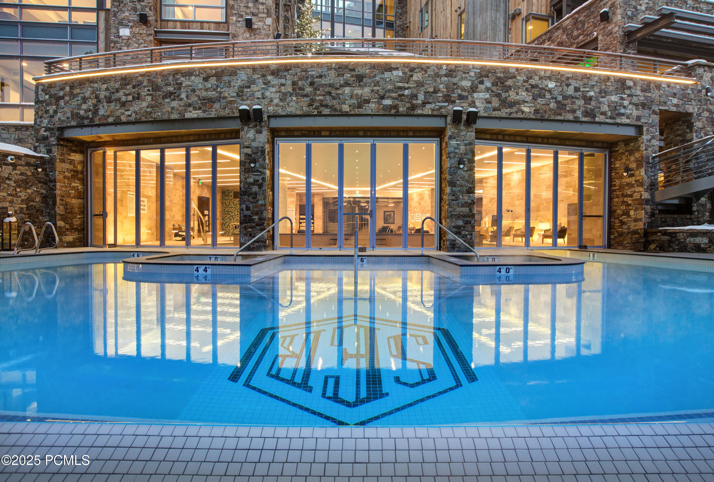 Park City, Utah 84060, United States, 2 Bedrooms Bedrooms, ,3 BathroomsBathrooms,Residential,Pending,253208