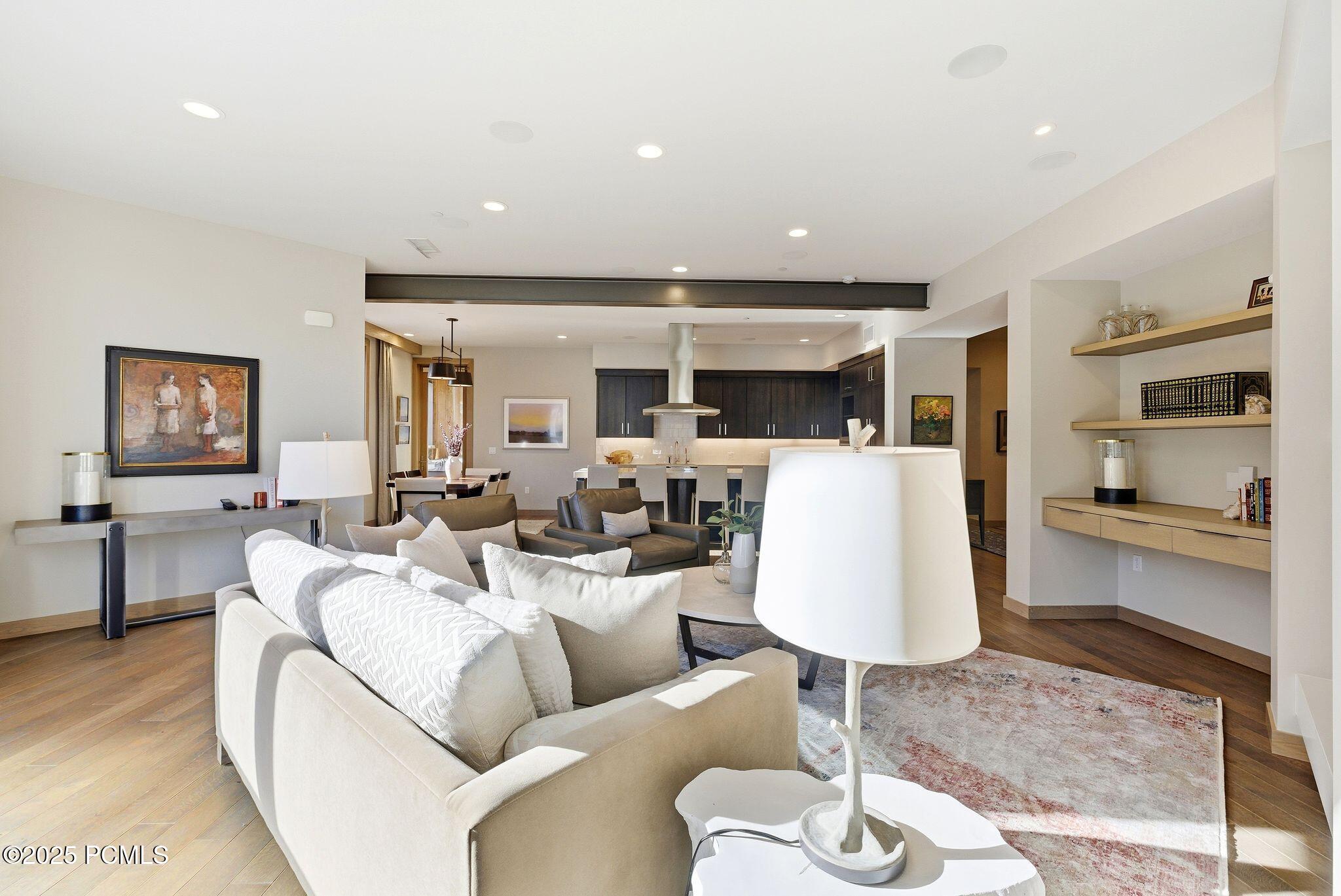 Park City, Utah 84060, United States, 2 Bedrooms Bedrooms, ,3 BathroomsBathrooms,Residential,Pending,253208