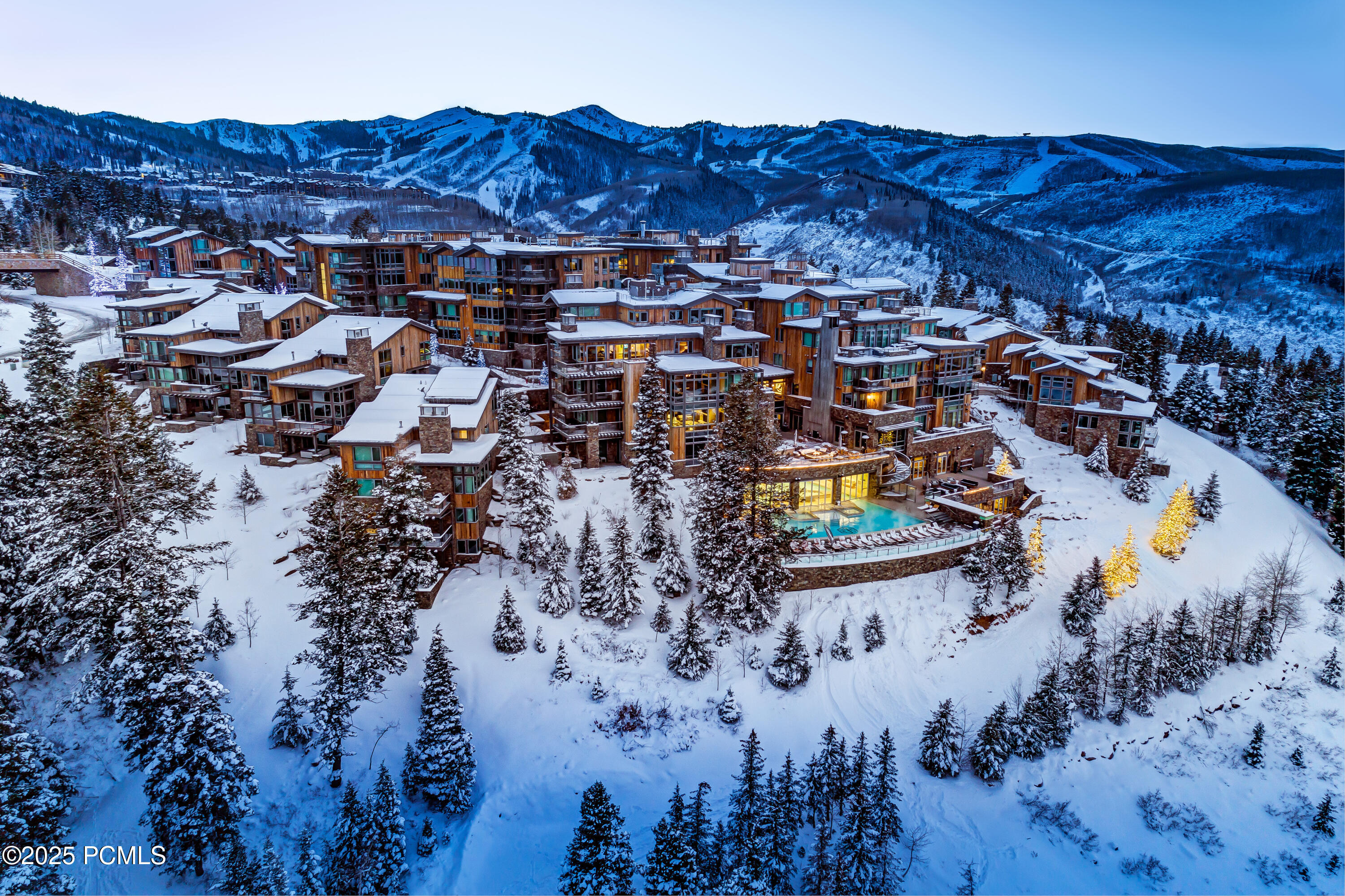 Park City, Utah 84060, United States, 2 Bedrooms Bedrooms, ,3 BathroomsBathrooms,Residential,Pending,253208