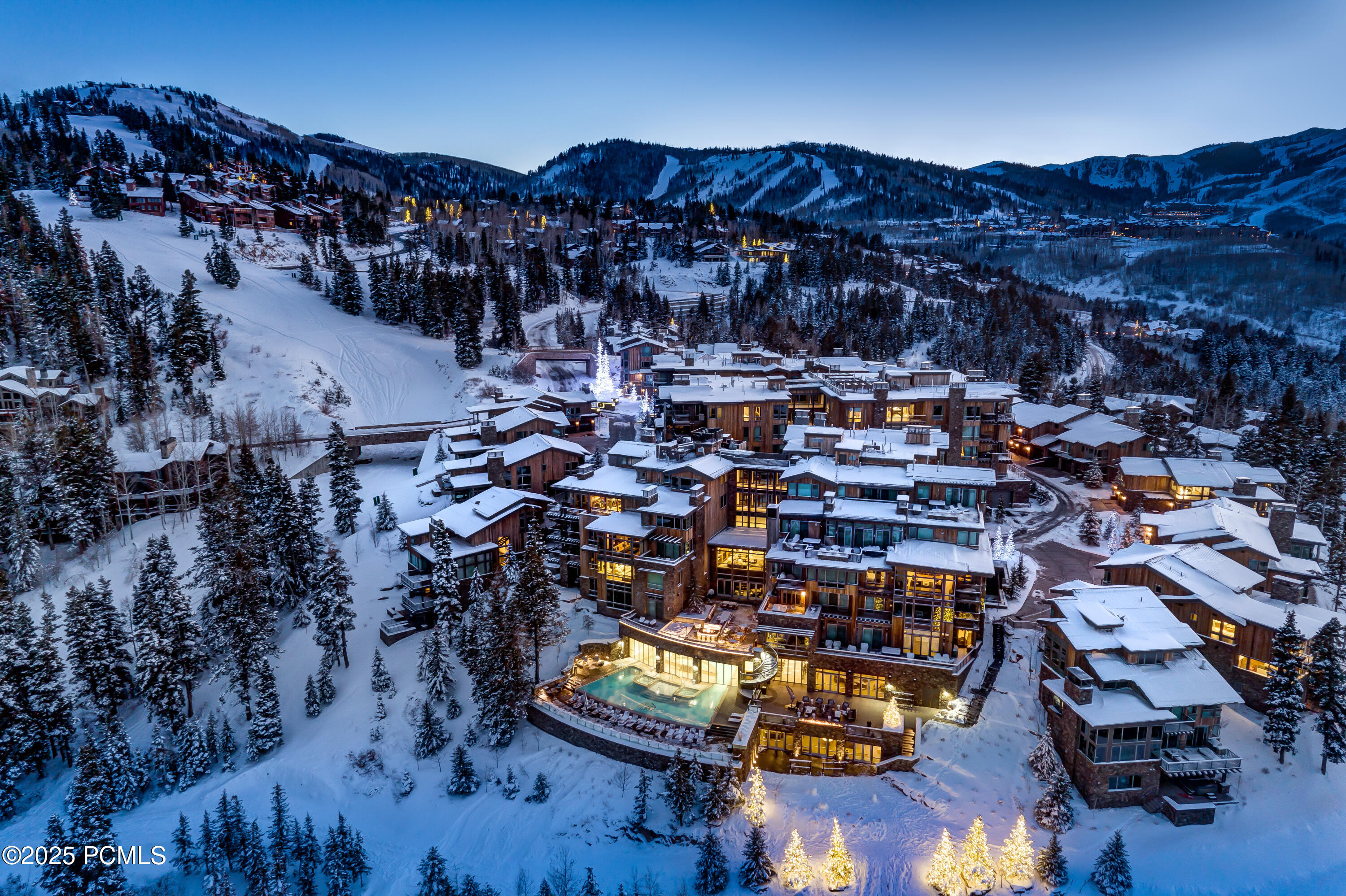 Park City, Utah 84060, United States, 2 Bedrooms Bedrooms, ,3 BathroomsBathrooms,Residential,Pending,253208