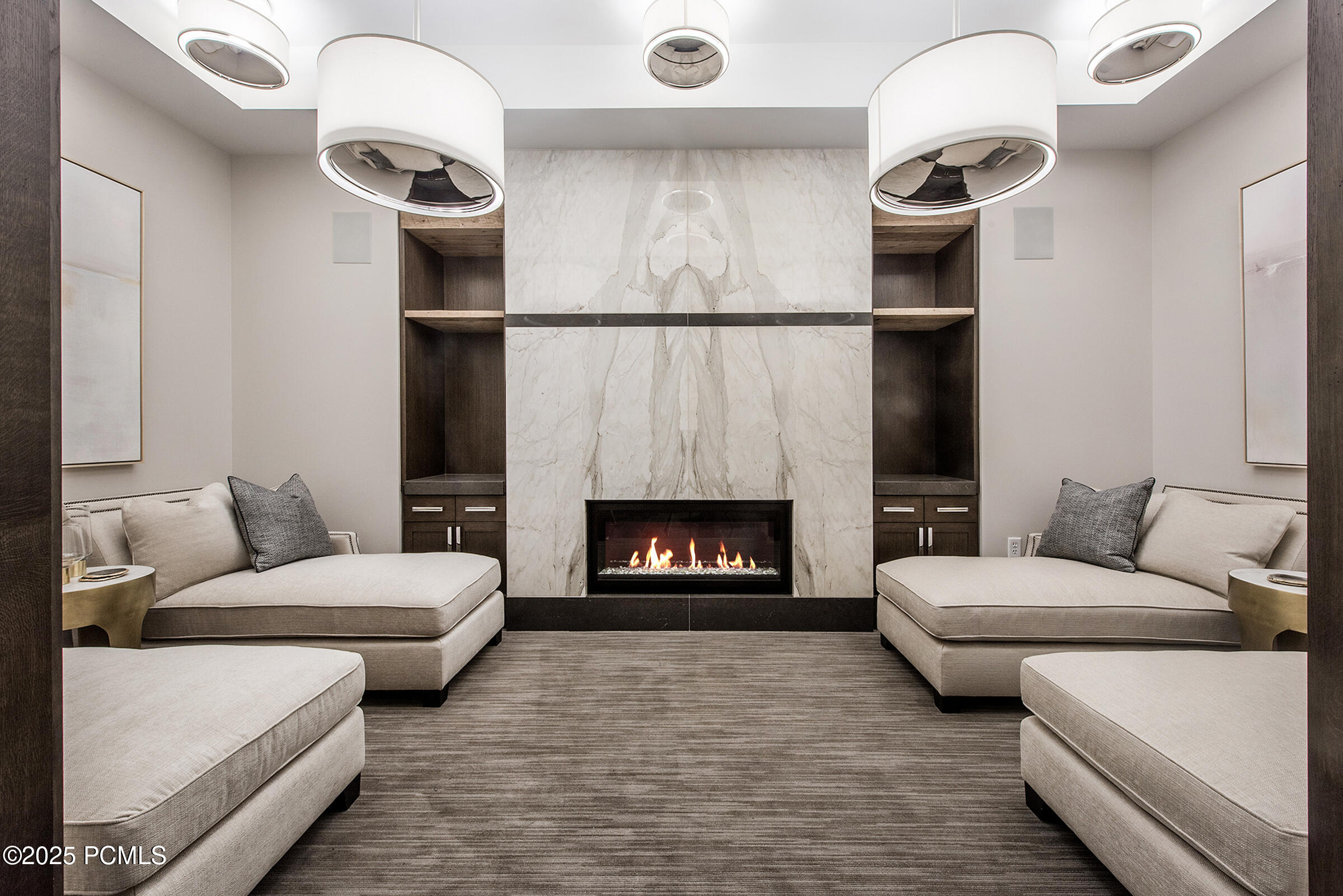 Park City, Utah 84060, United States, 2 Bedrooms Bedrooms, ,3 BathroomsBathrooms,Residential,Pending,253208