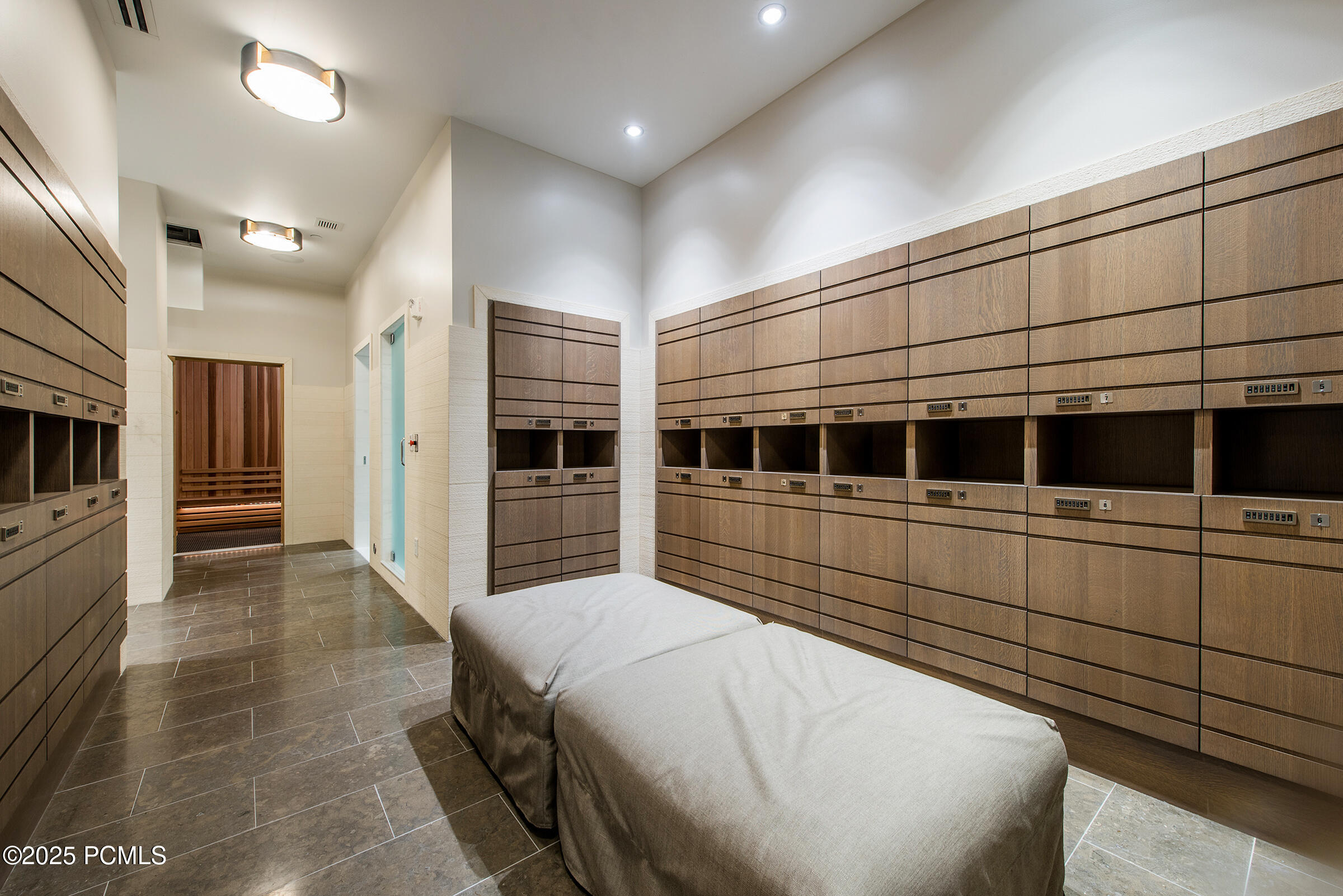 Park City, Utah 84060, United States, 2 Bedrooms Bedrooms, ,3 BathroomsBathrooms,Residential,Pending,253208