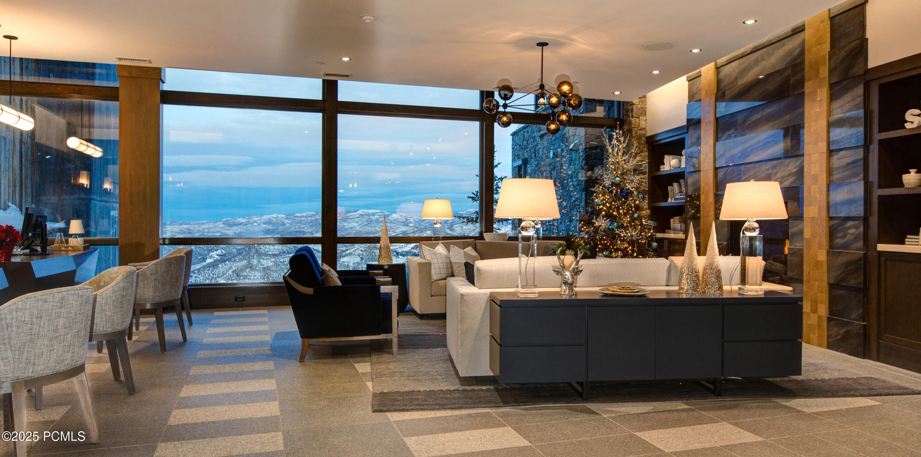 Park City, Utah 84060, United States, 2 Bedrooms Bedrooms, ,3 BathroomsBathrooms,Residential,Pending,253208