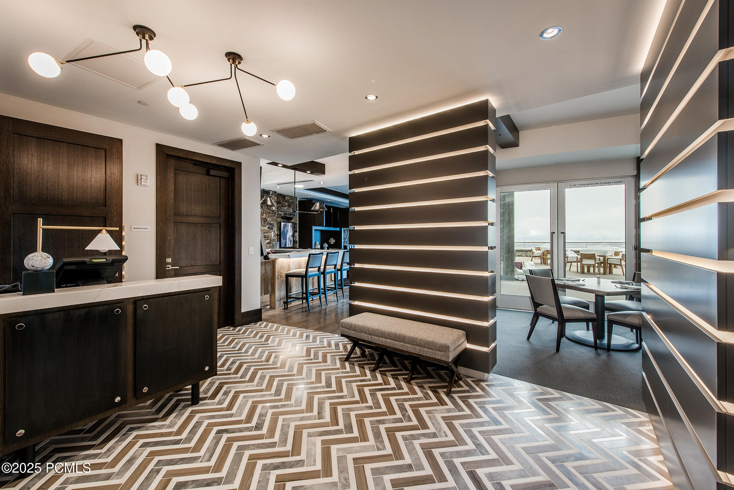 Park City, Utah 84060, United States, 2 Bedrooms Bedrooms, ,3 BathroomsBathrooms,Residential,Pending,253208