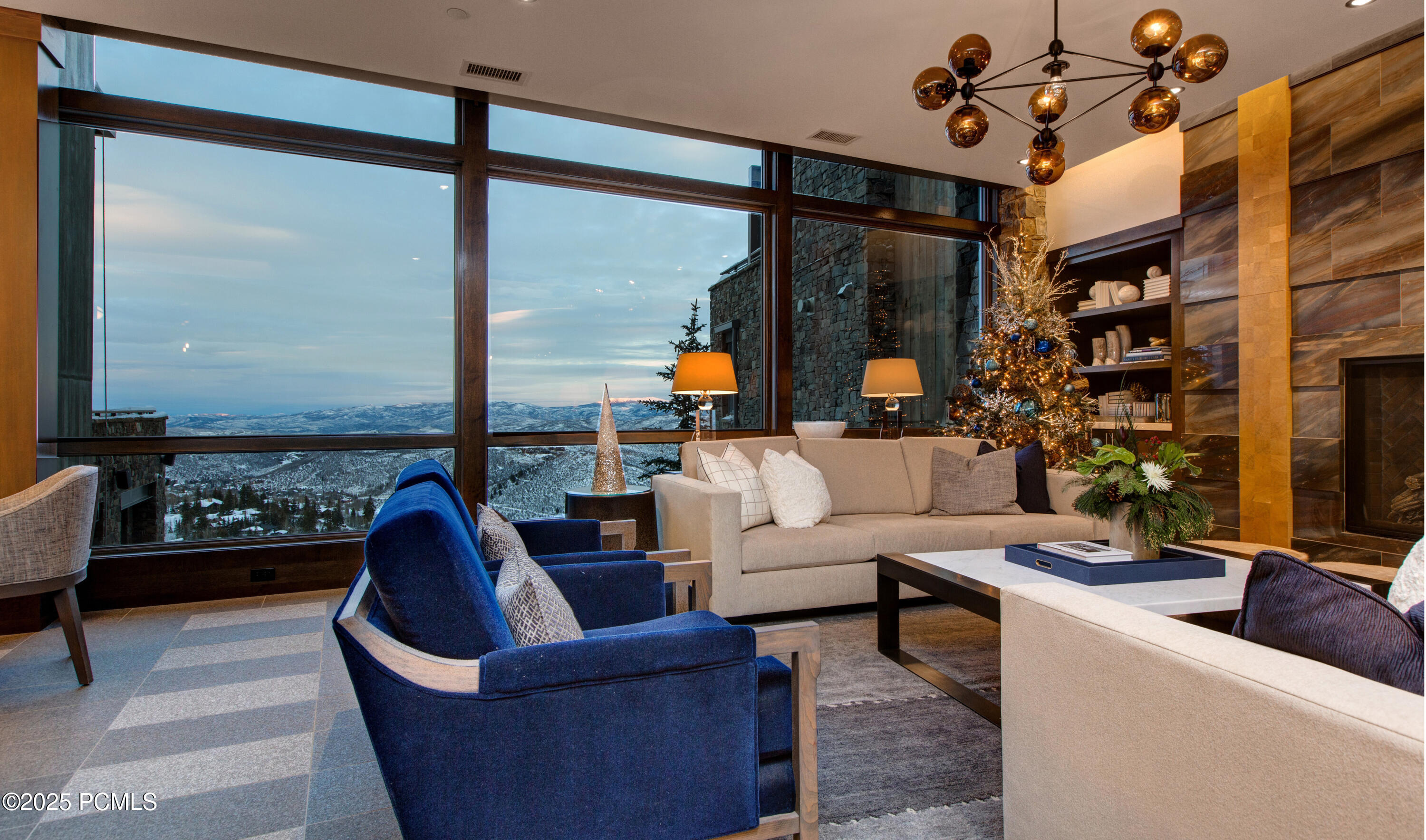 Park City, Utah 84060, United States, 2 Bedrooms Bedrooms, ,3 BathroomsBathrooms,Residential,Pending,253208