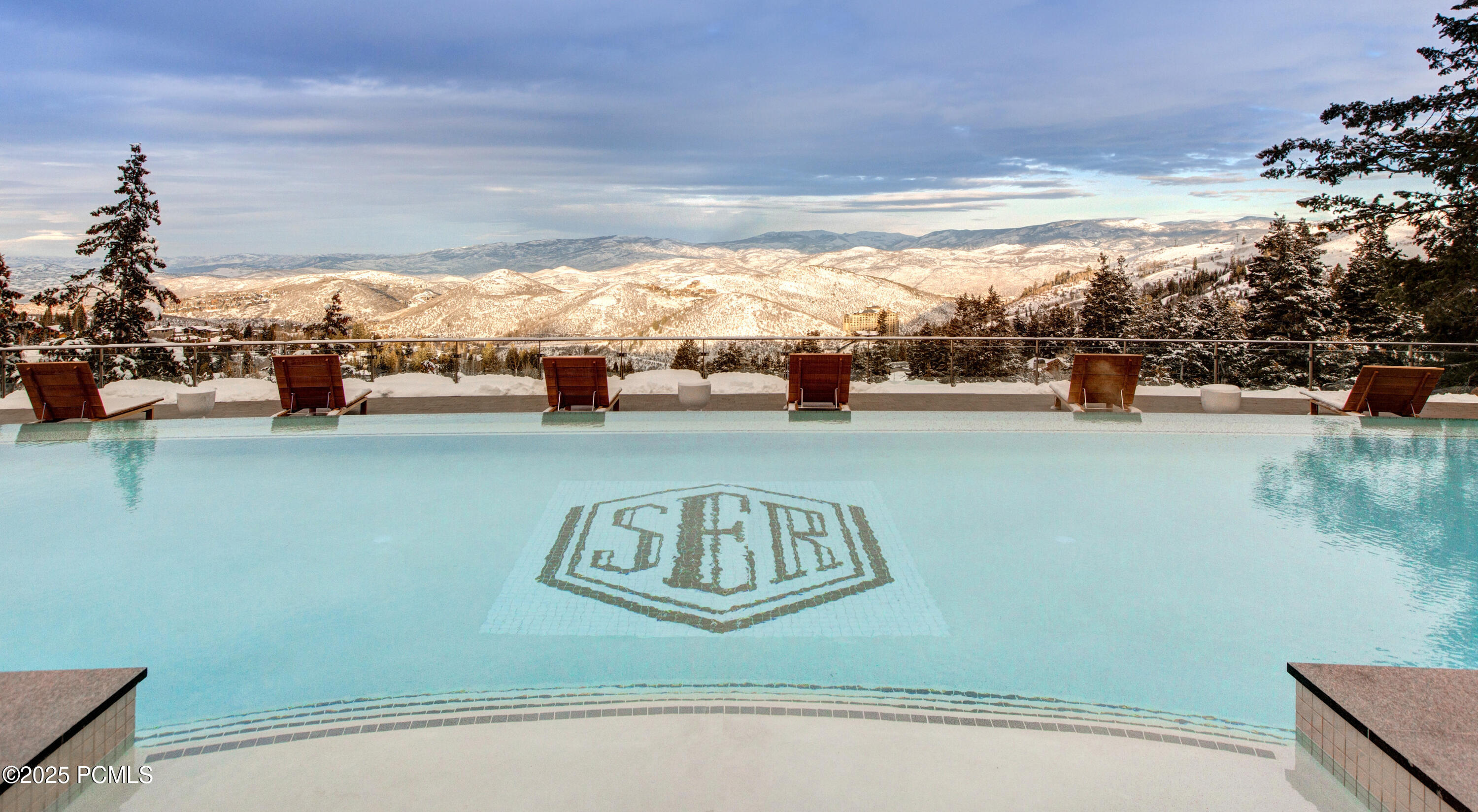 Park City, Utah 84060, United States, 2 Bedrooms Bedrooms, ,3 BathroomsBathrooms,Residential,Pending,253208