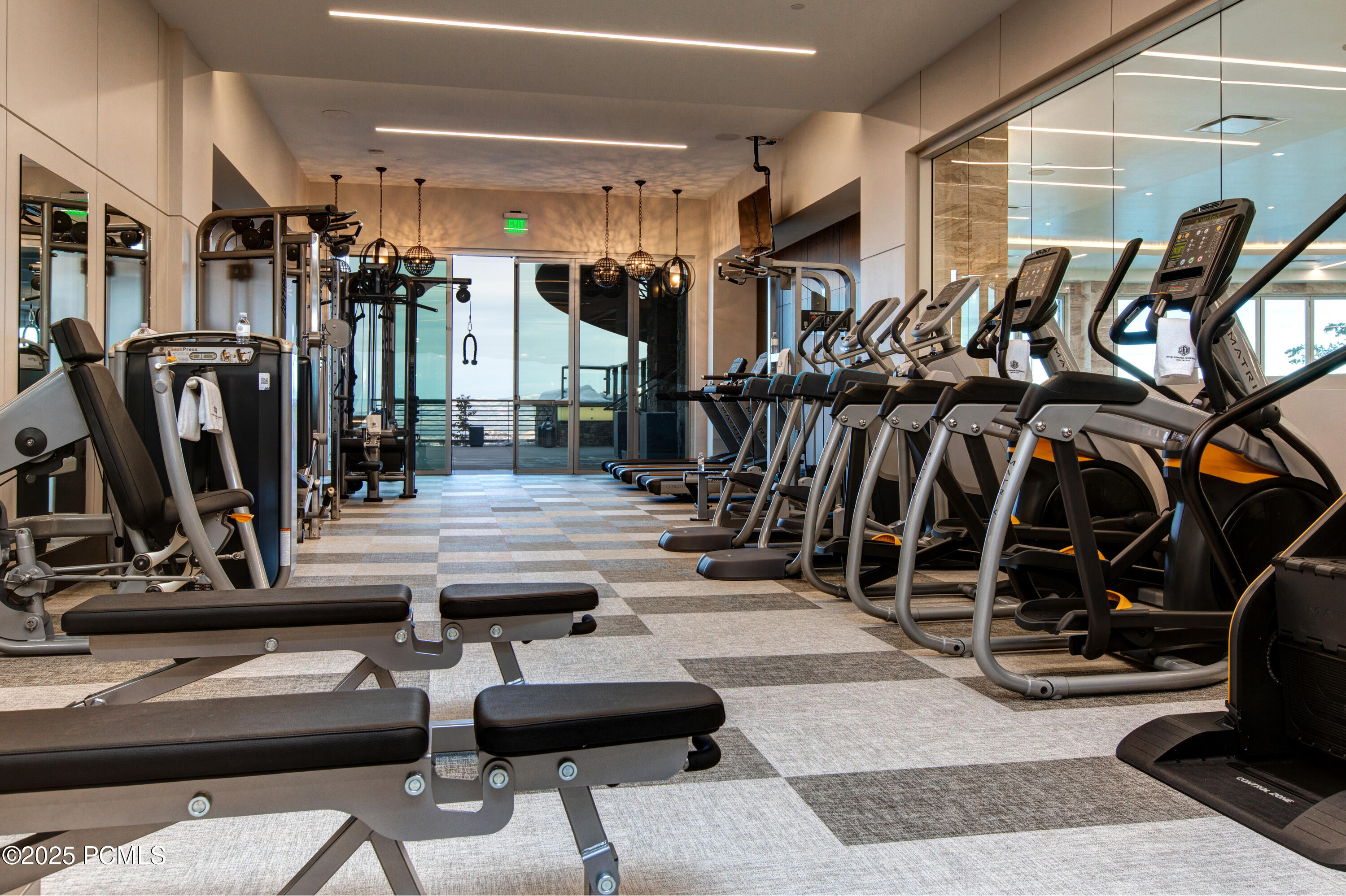 Park City, Utah 84060, United States, 2 Bedrooms Bedrooms, ,3 BathroomsBathrooms,Residential,Pending,253208