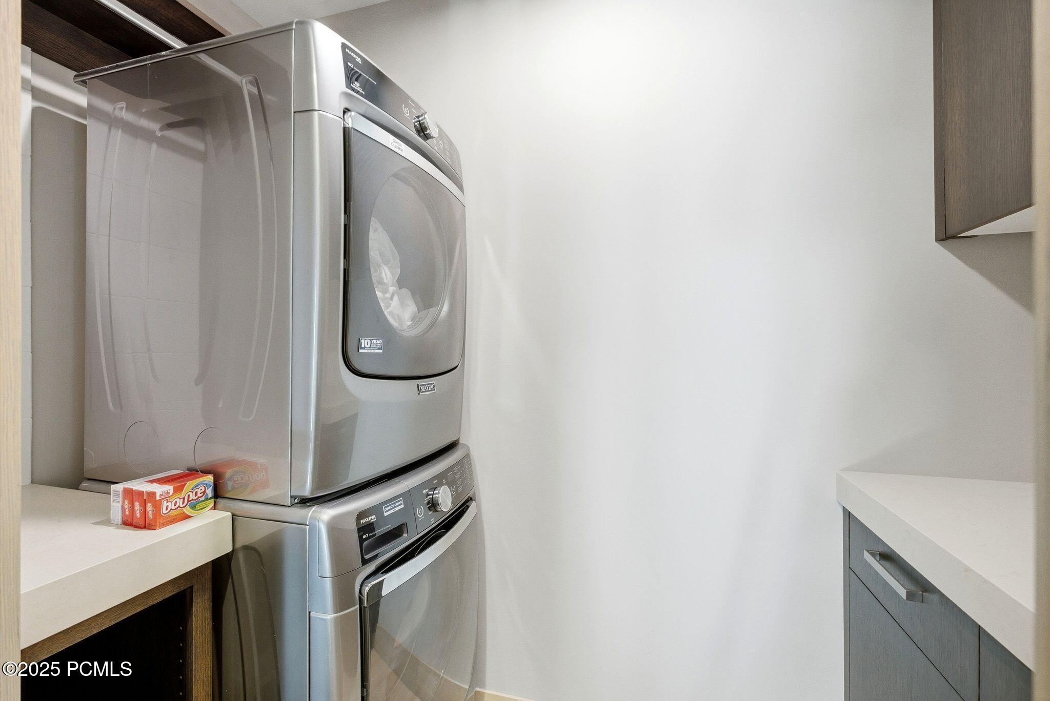 Park City, Utah 84060, United States, 2 Bedrooms Bedrooms, ,3 BathroomsBathrooms,Residential,Pending,253208