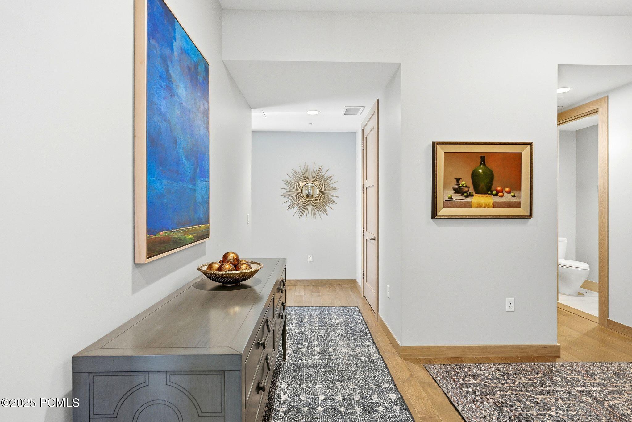 Park City, Utah 84060, United States, 2 Bedrooms Bedrooms, ,3 BathroomsBathrooms,Residential,Pending,253208