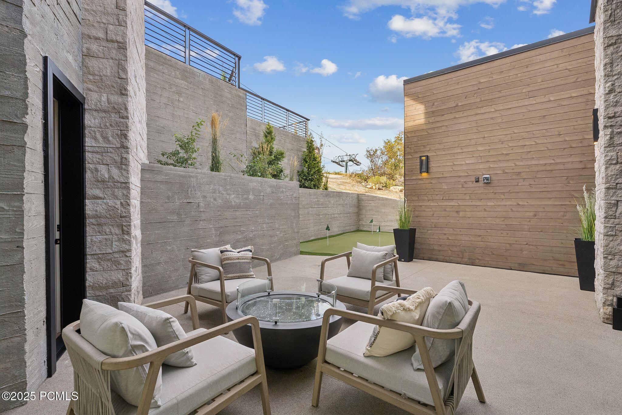 Park City, Utah 84060, United States, 6 Bedrooms Bedrooms, ,9 BathroomsBathrooms,Residential,Active,207376