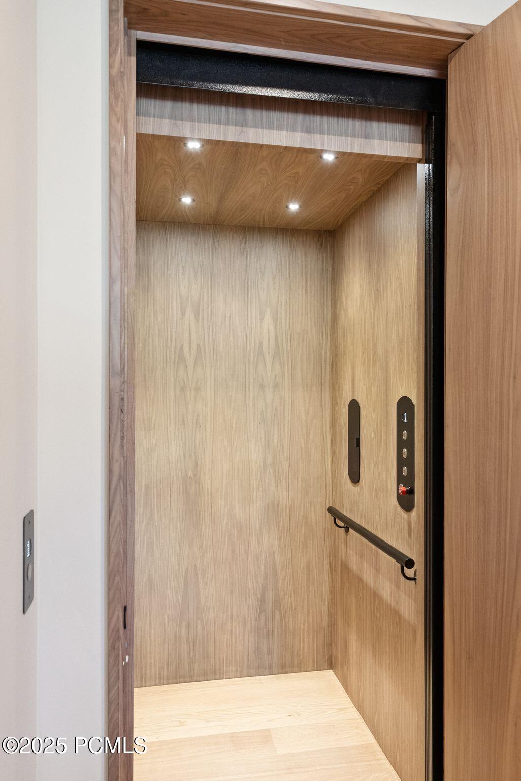 Park City, Utah 84060, United States, 6 Bedrooms Bedrooms, ,9 BathroomsBathrooms,Residential,Active,207376